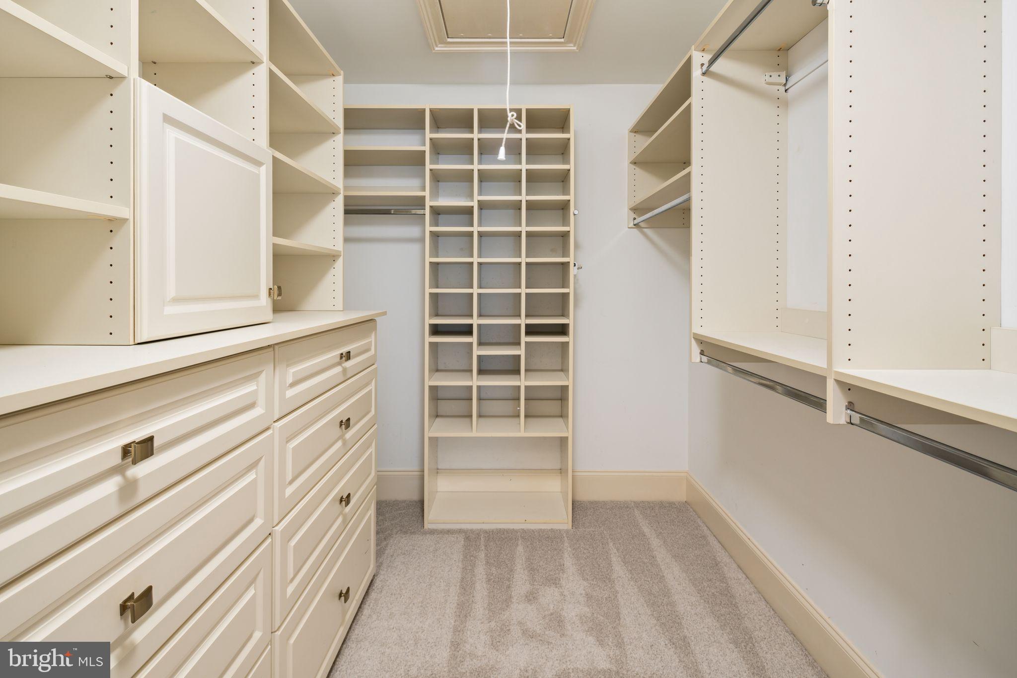 BLACKBERRY HILL - Residential