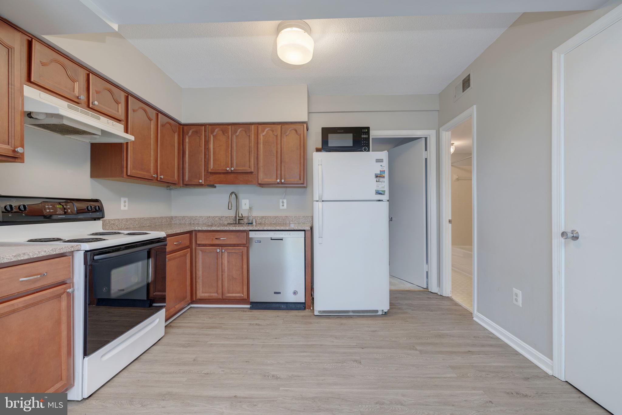 BEDFORD PARK - Residential Lease