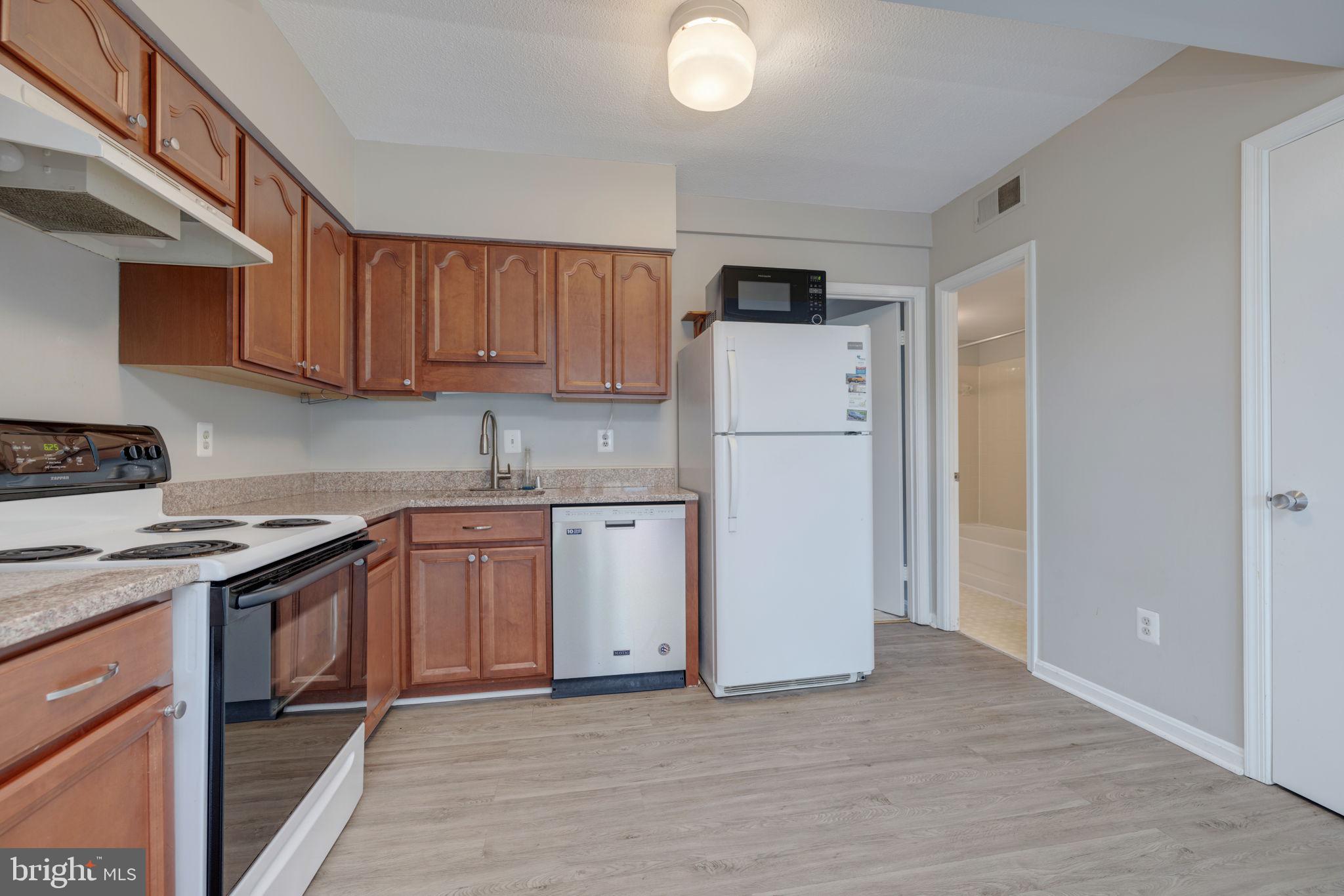 BEDFORD PARK - Residential Lease