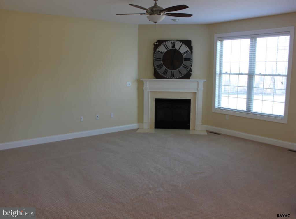DEERFIELD CROSSING - Residential