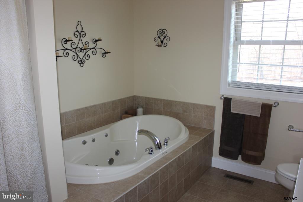 DEERFIELD CROSSING - Residential
