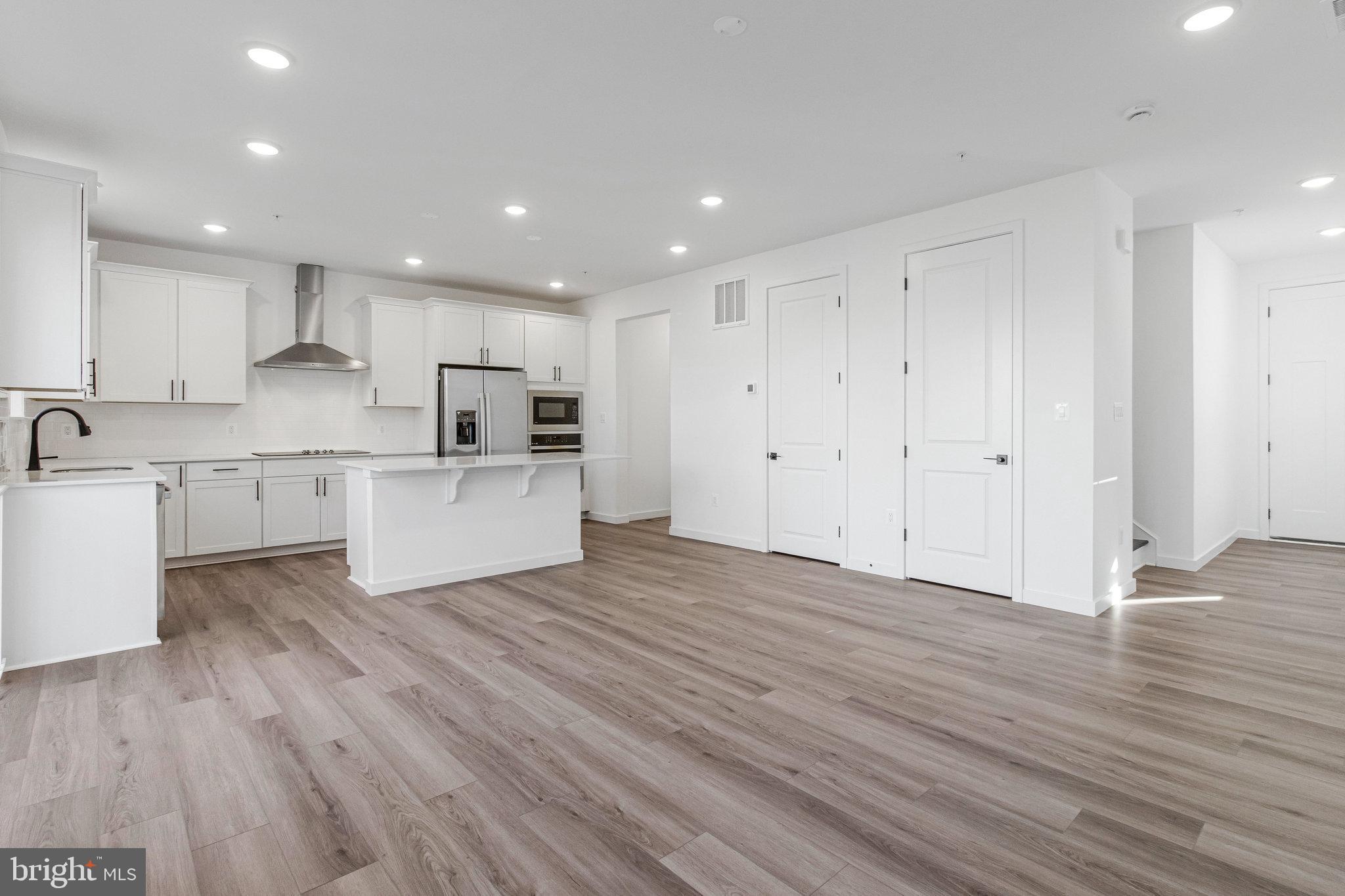 5722 HOWARD DRIVE
