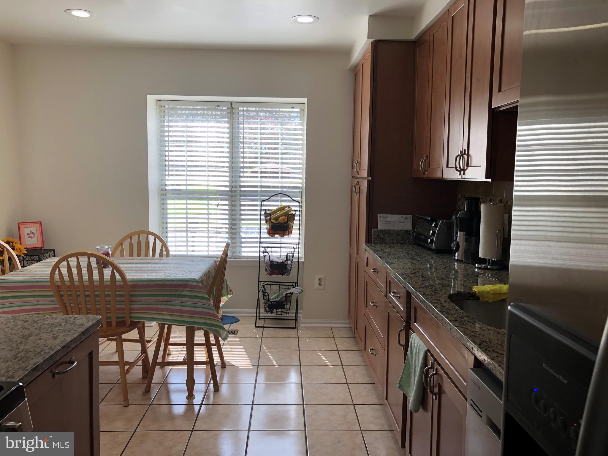 LONDON TOWN WEST - Residential