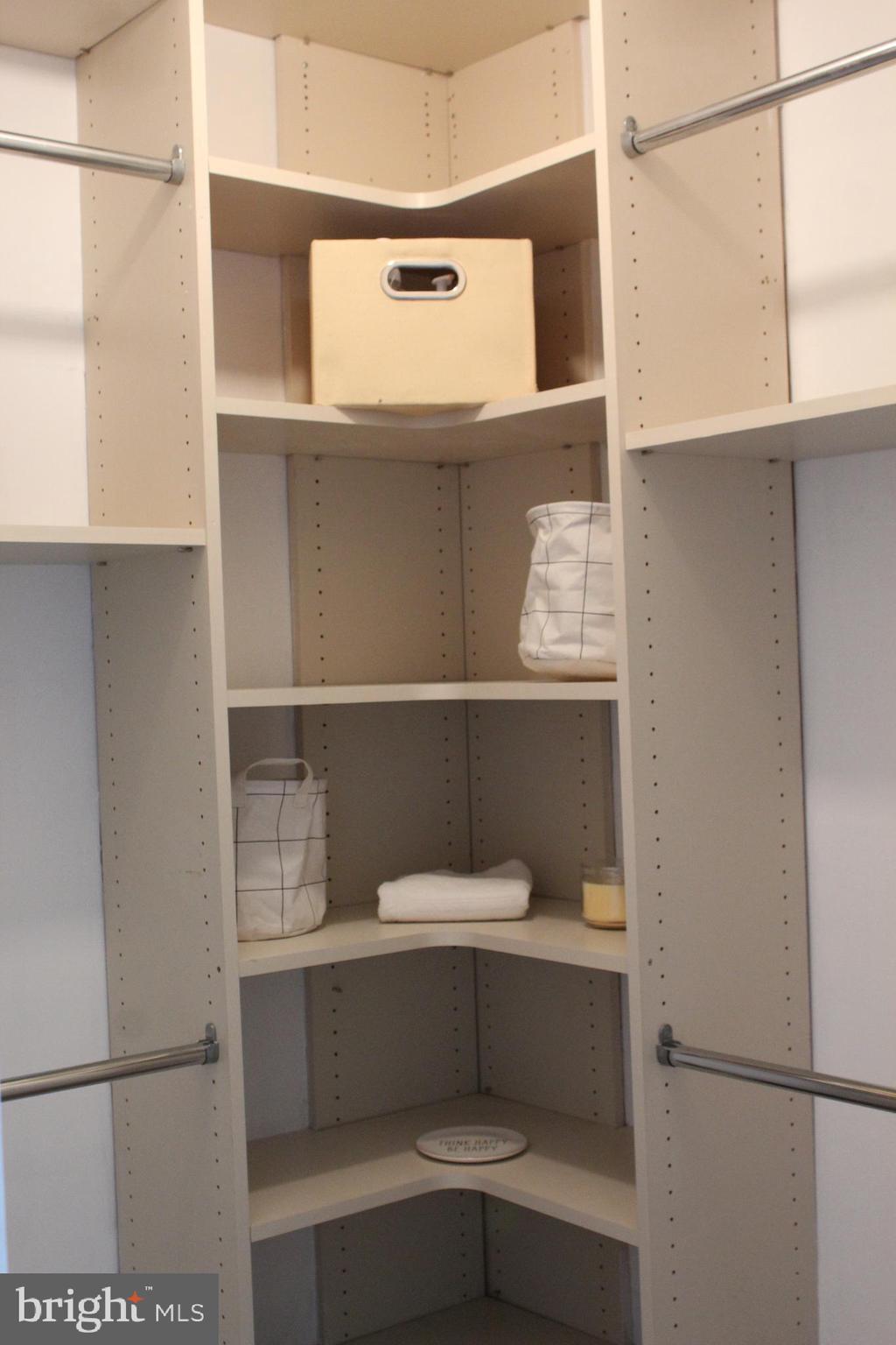 LEISURE WORLD - Residential