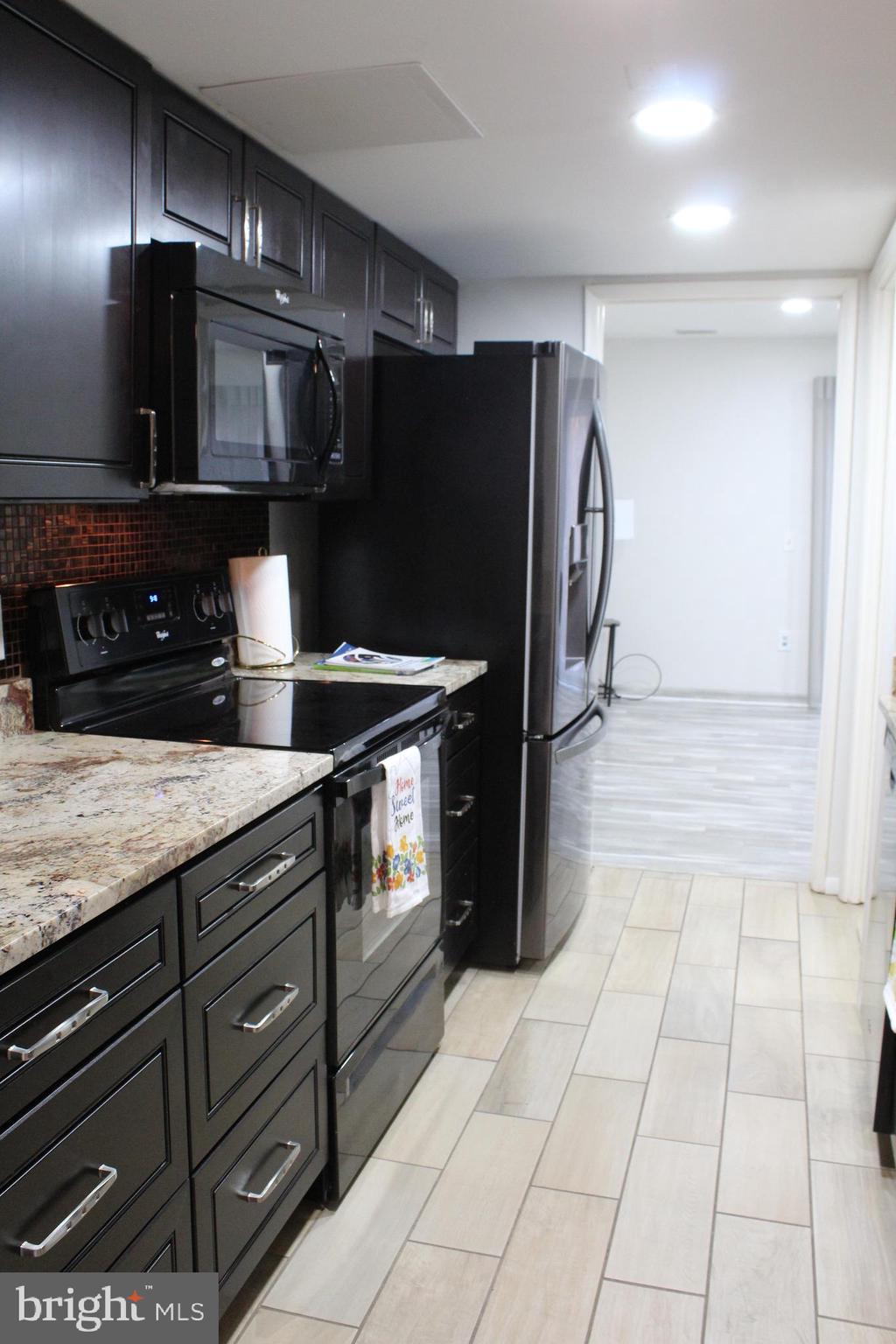 LEISURE WORLD - Residential