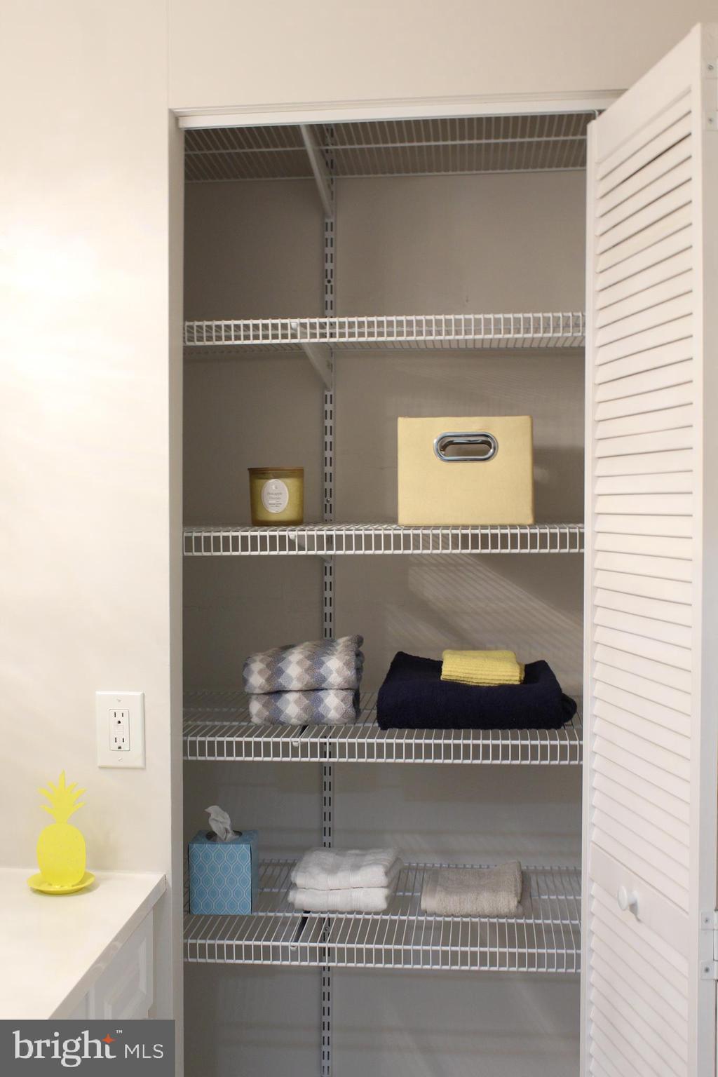 LEISURE WORLD - Residential