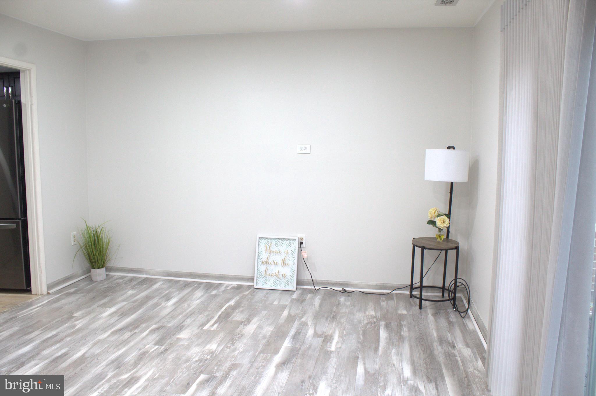 LEISURE WORLD - Residential