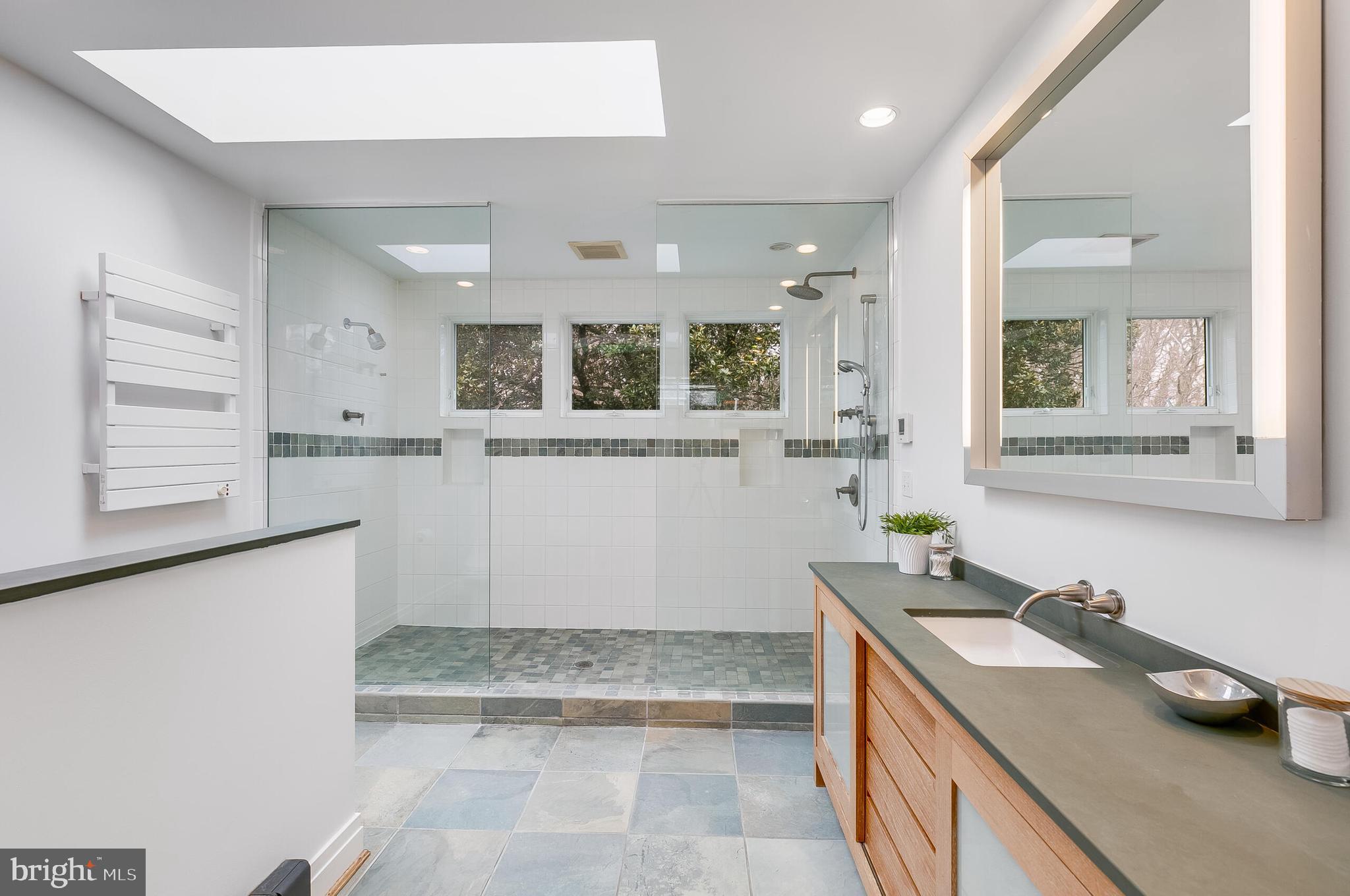 CLEVELAND PARK - Residential Lease