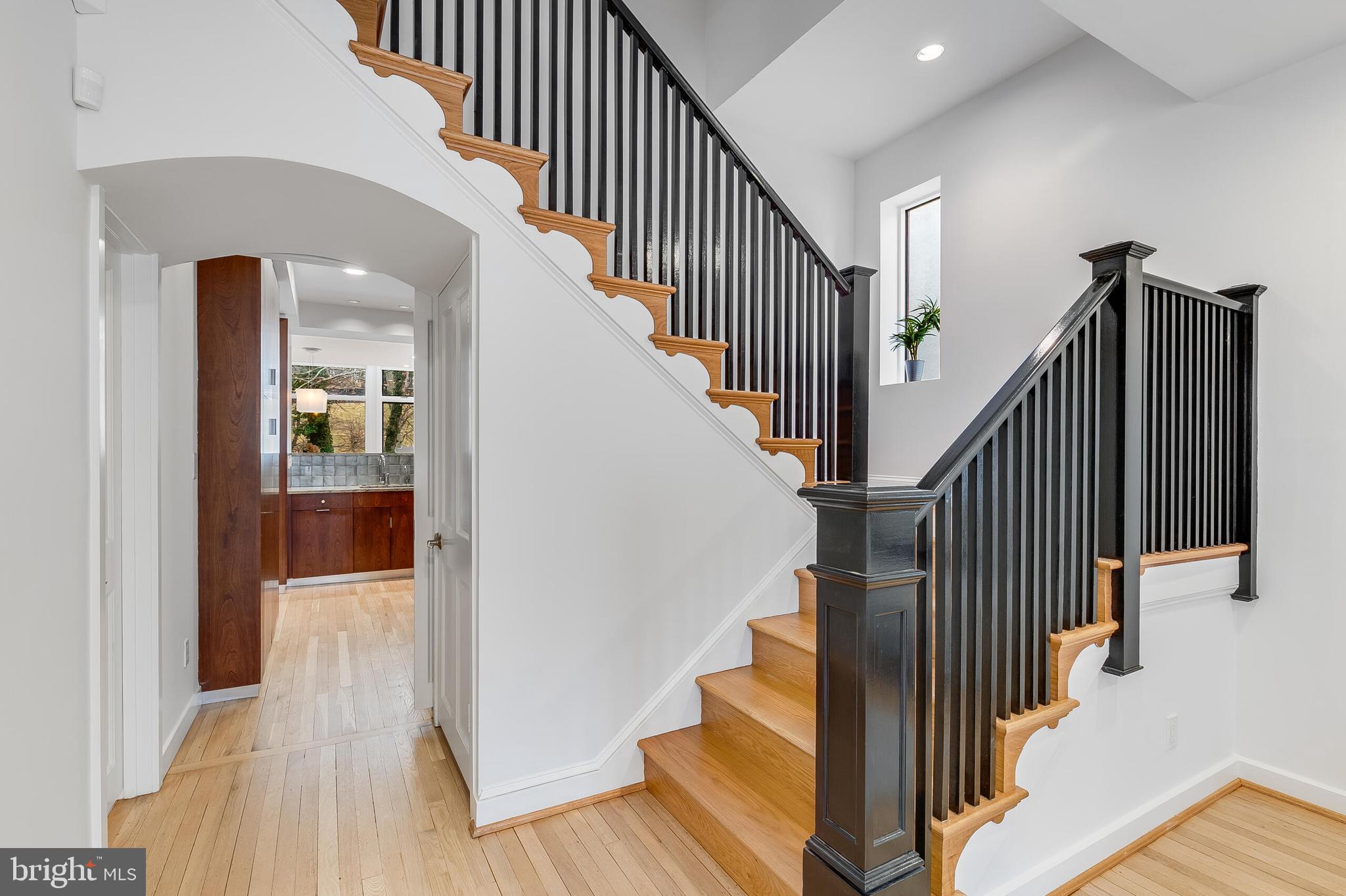 CLEVELAND PARK - Residential Lease