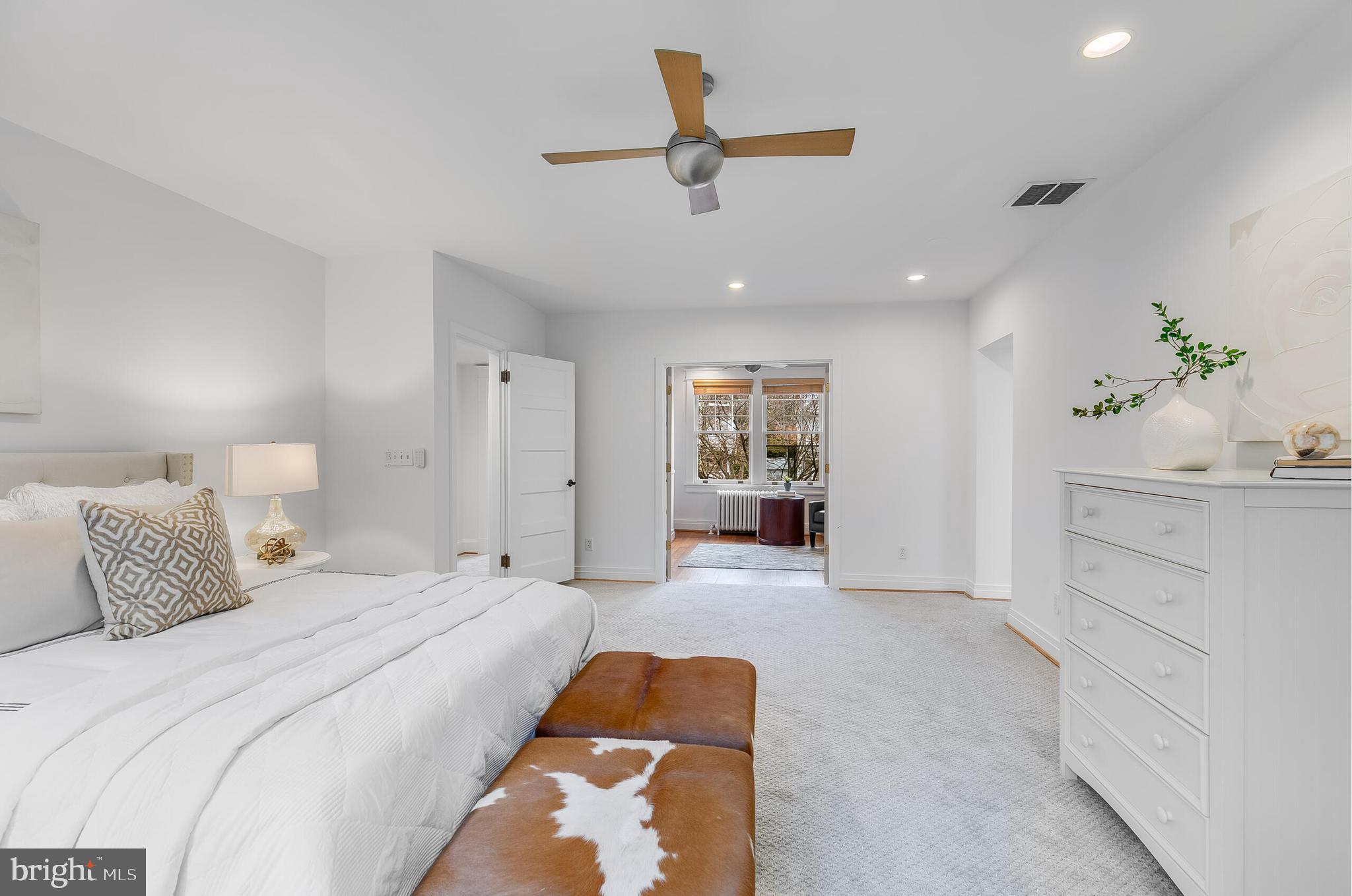 CLEVELAND PARK - Residential Lease