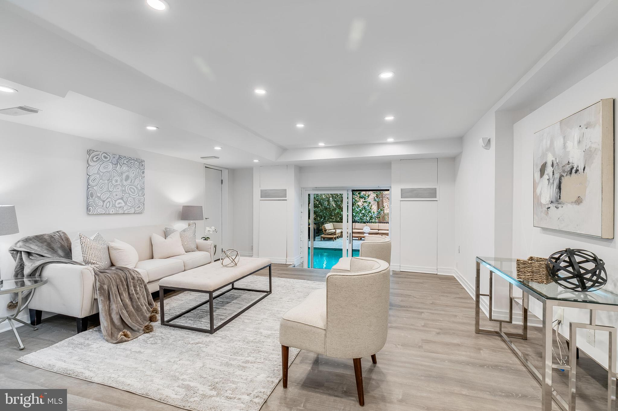 CLEVELAND PARK - Residential Lease