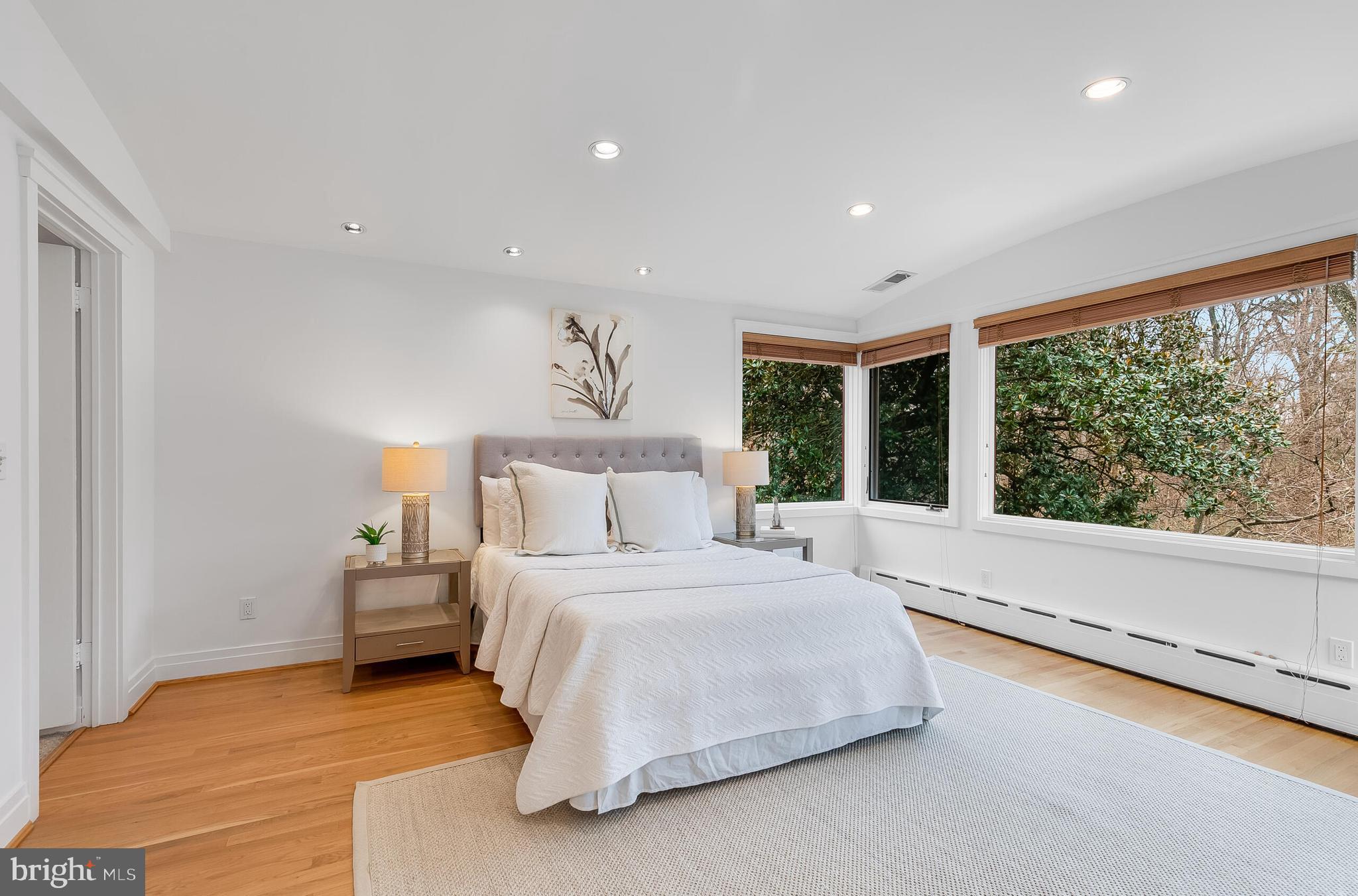 CLEVELAND PARK - Residential Lease