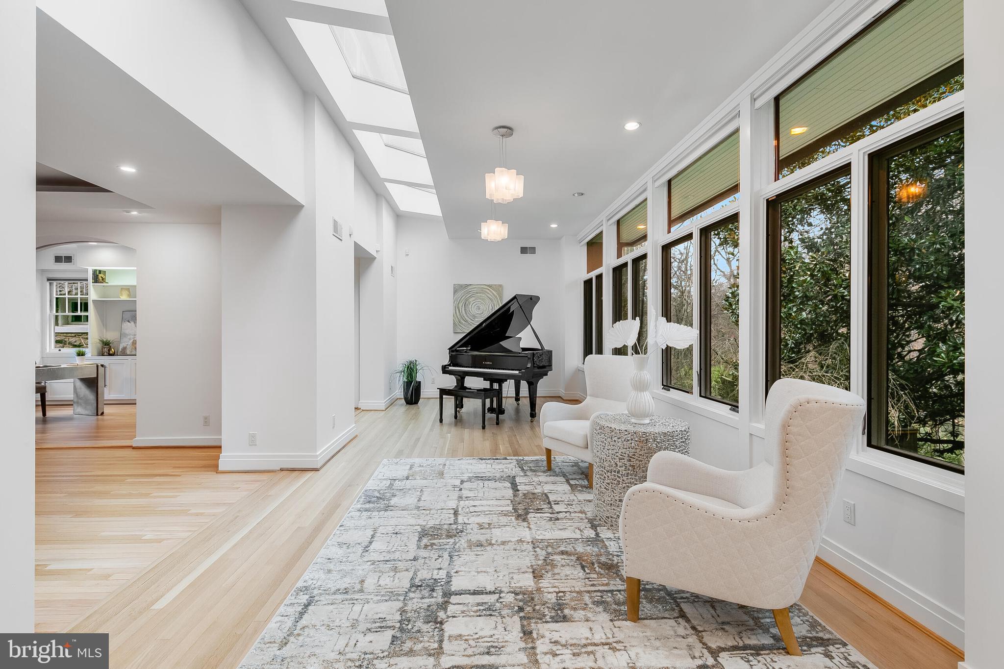 CLEVELAND PARK - Residential Lease