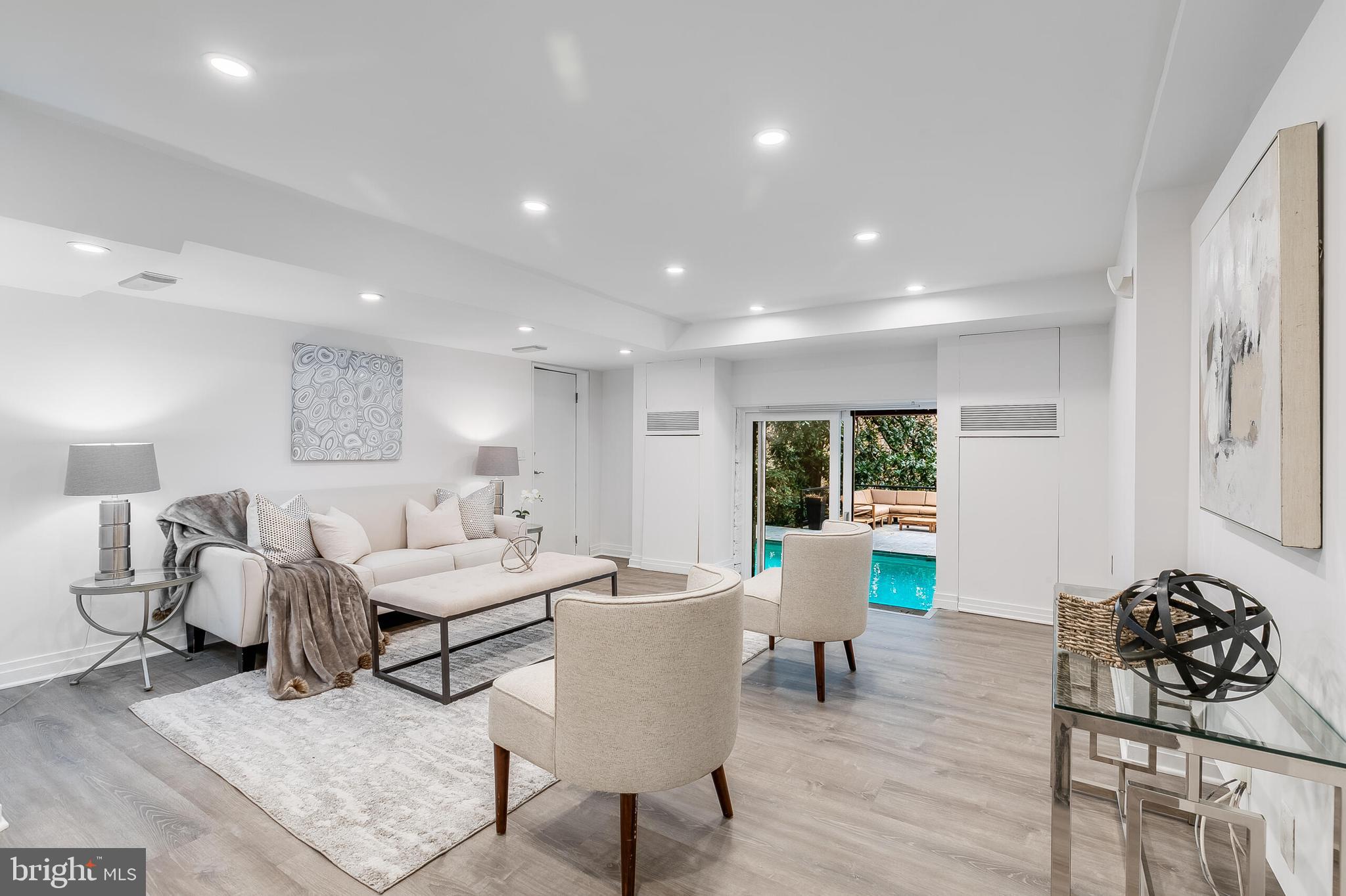 CLEVELAND PARK - Residential Lease