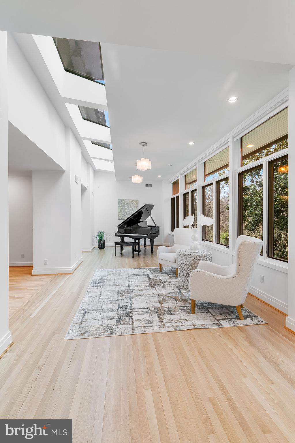 CLEVELAND PARK - Residential Lease