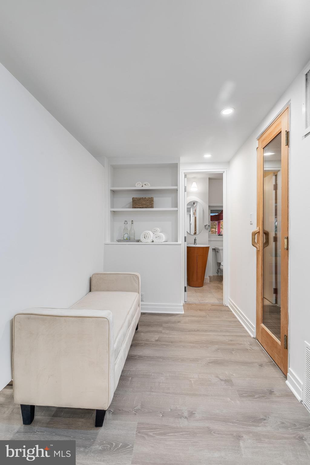 CLEVELAND PARK - Residential Lease