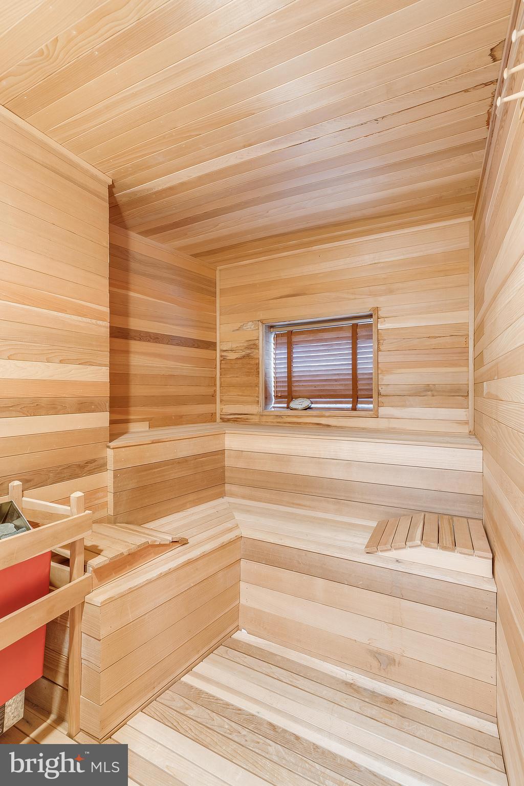 CLEVELAND PARK - Residential Lease