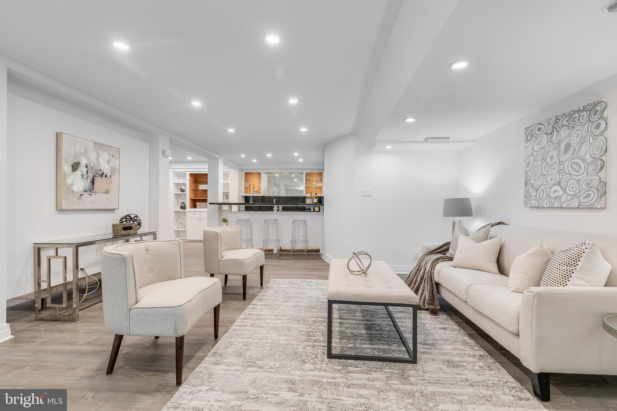 CLEVELAND PARK - Residential Lease