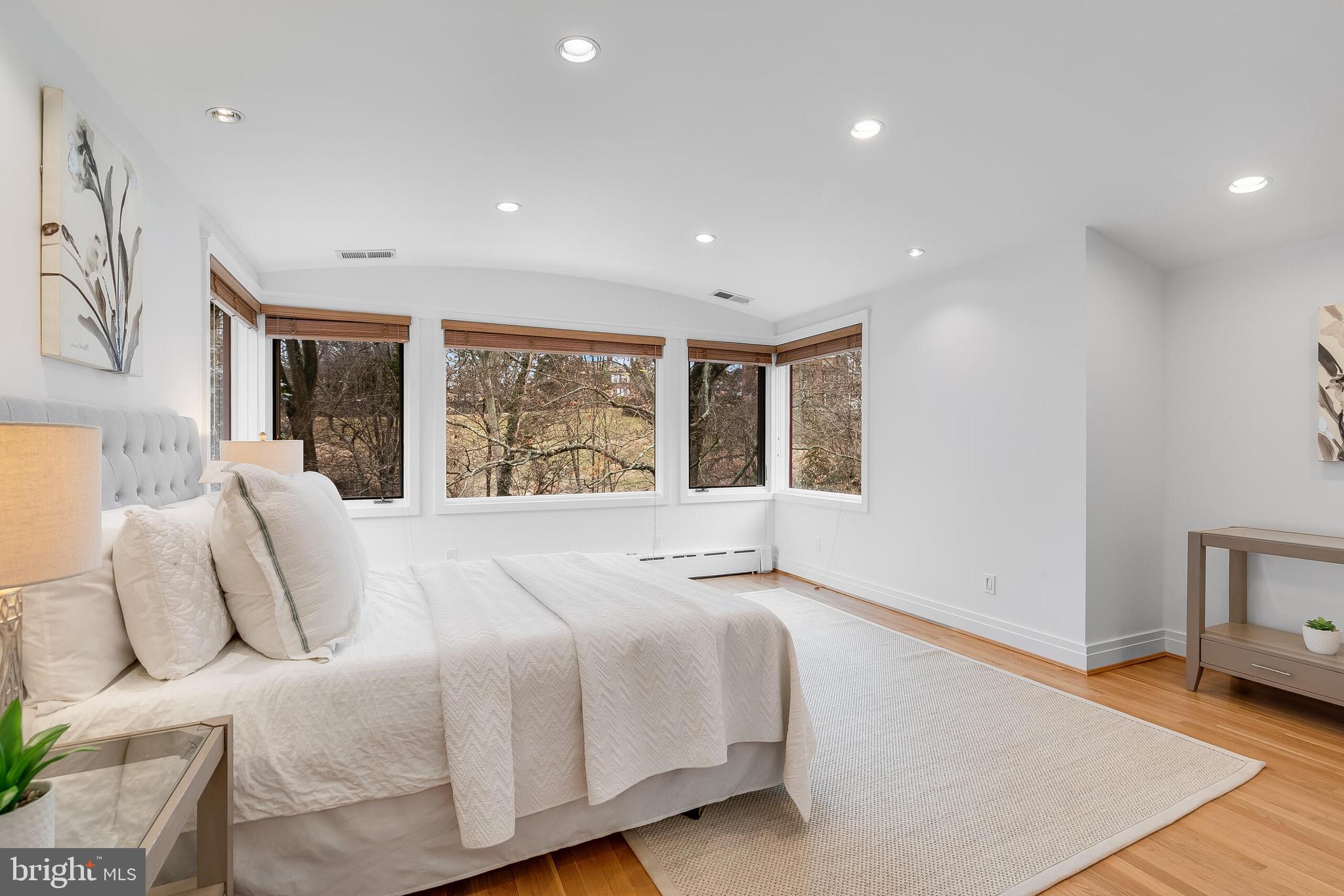 CLEVELAND PARK - Residential Lease