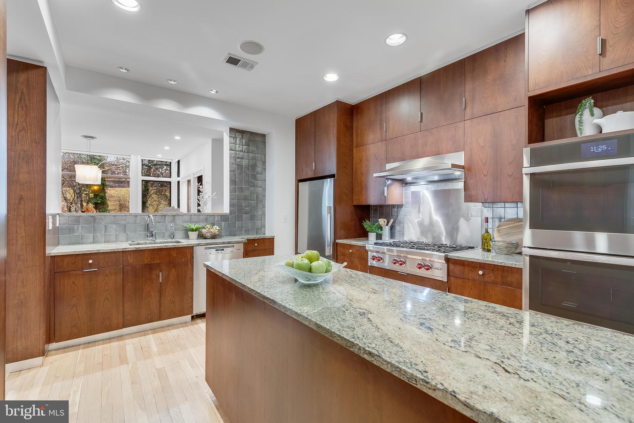 CLEVELAND PARK - Residential Lease