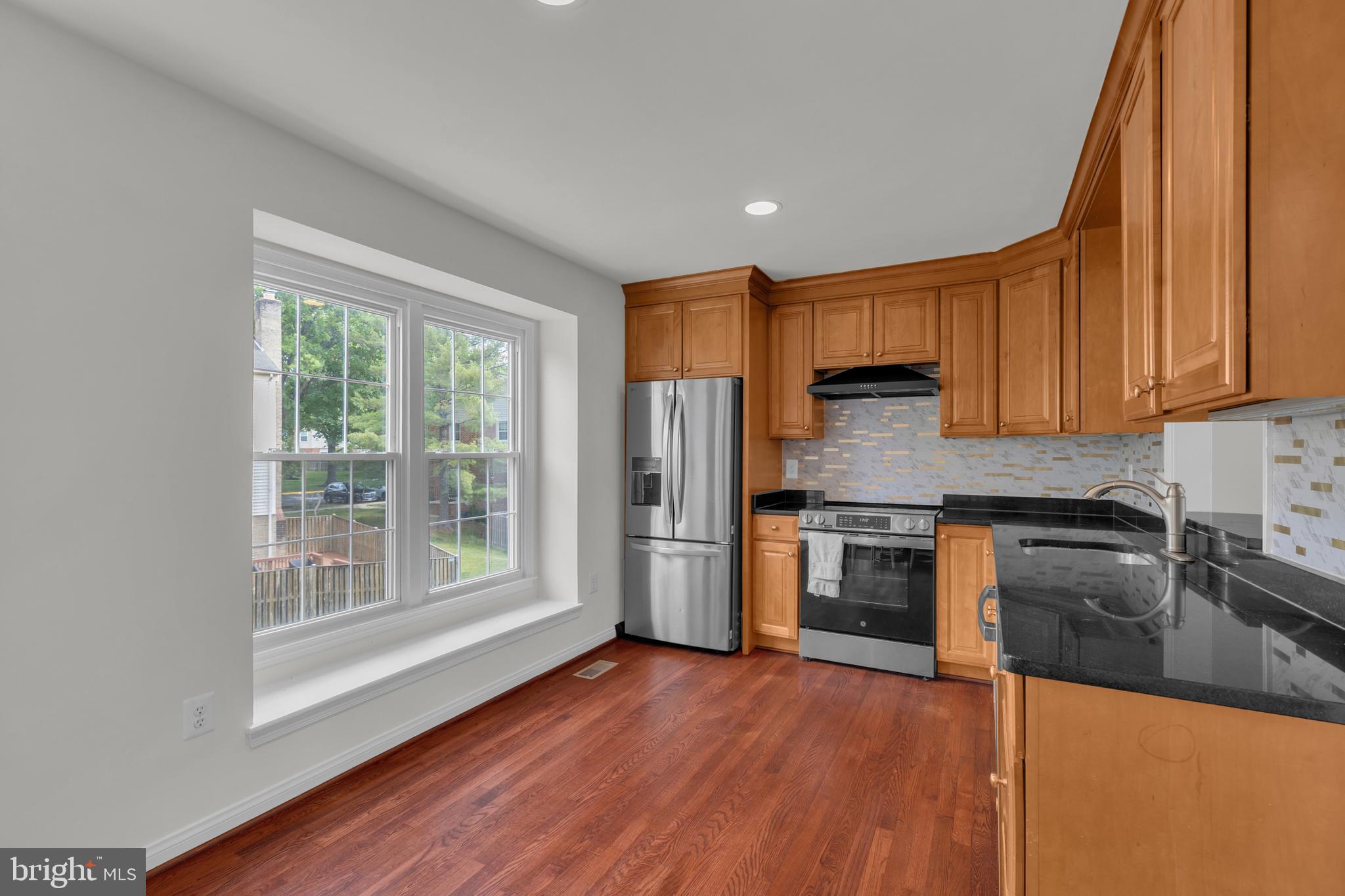 LAKEPOINTE - Residential
