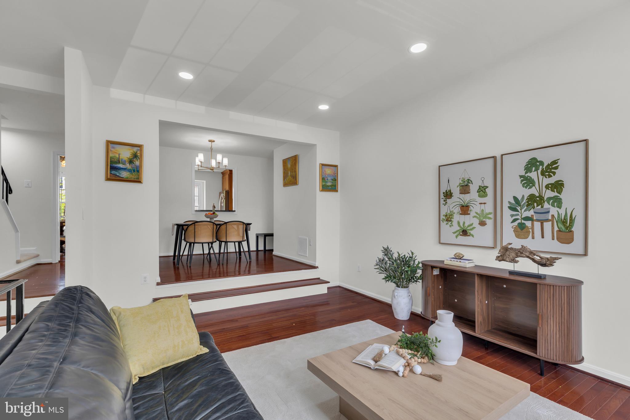 LAKEPOINTE - Residential