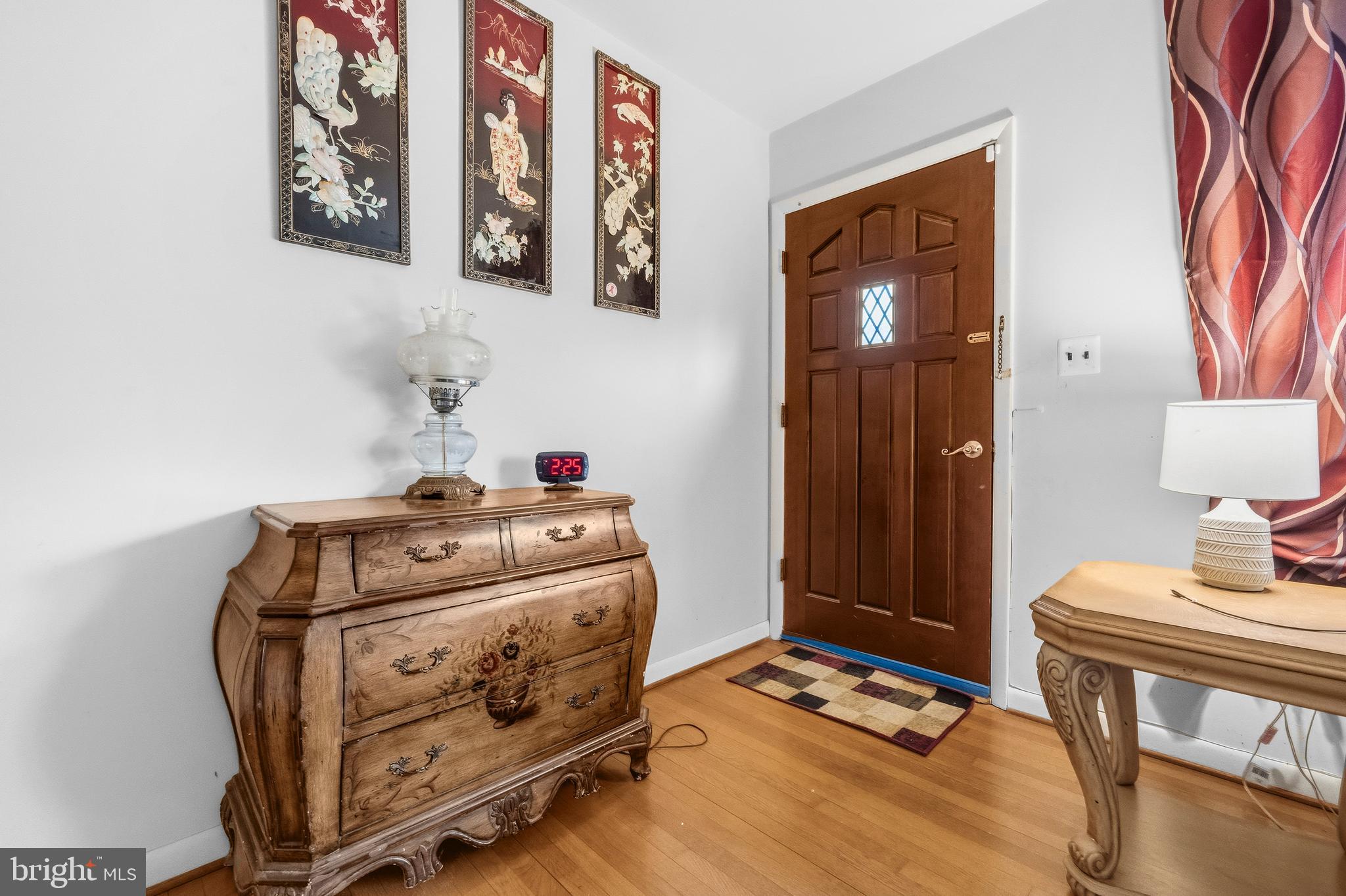 CHRIS MAR MANOR - Residential