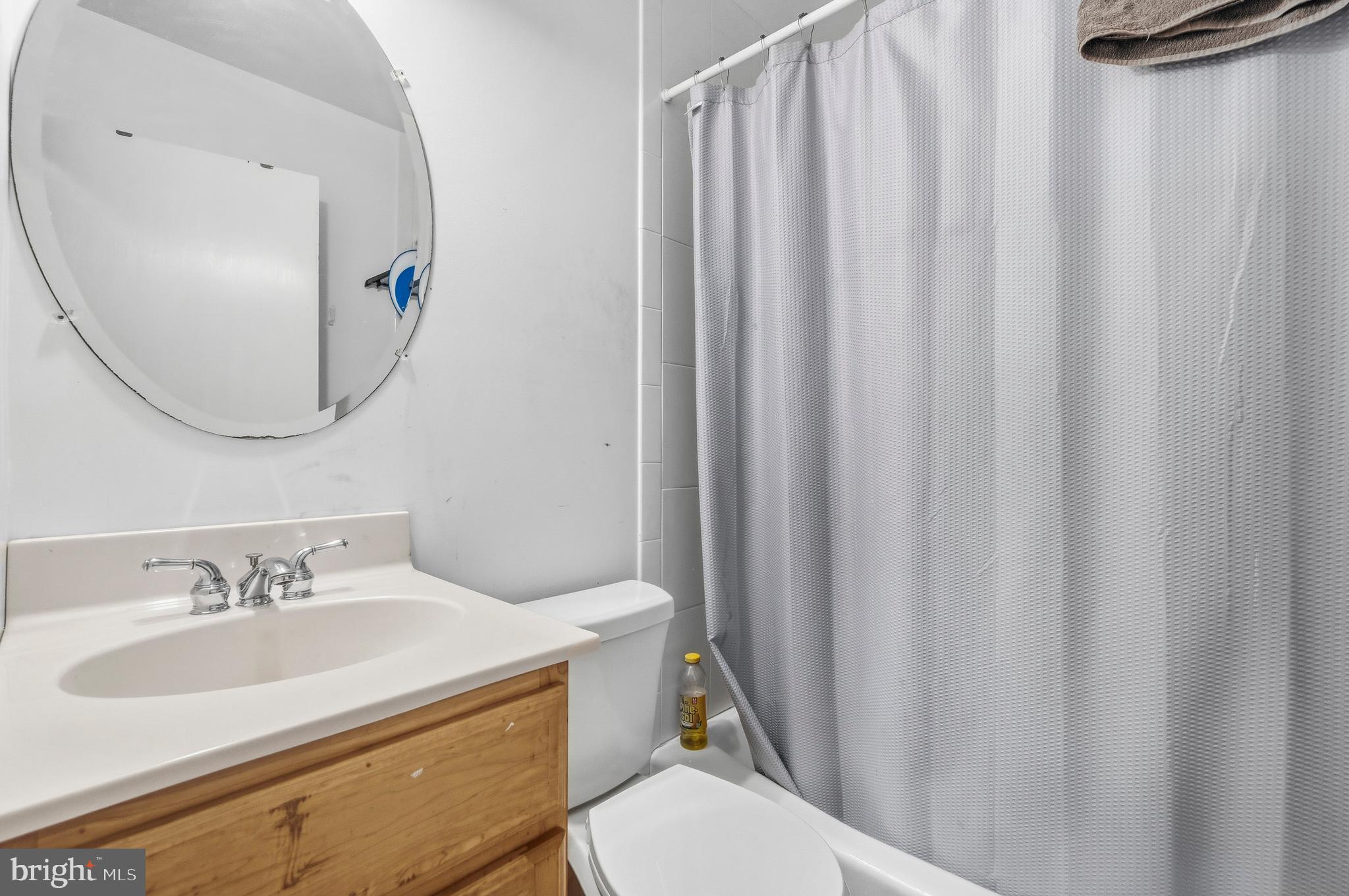 CHRIS MAR MANOR - Residential