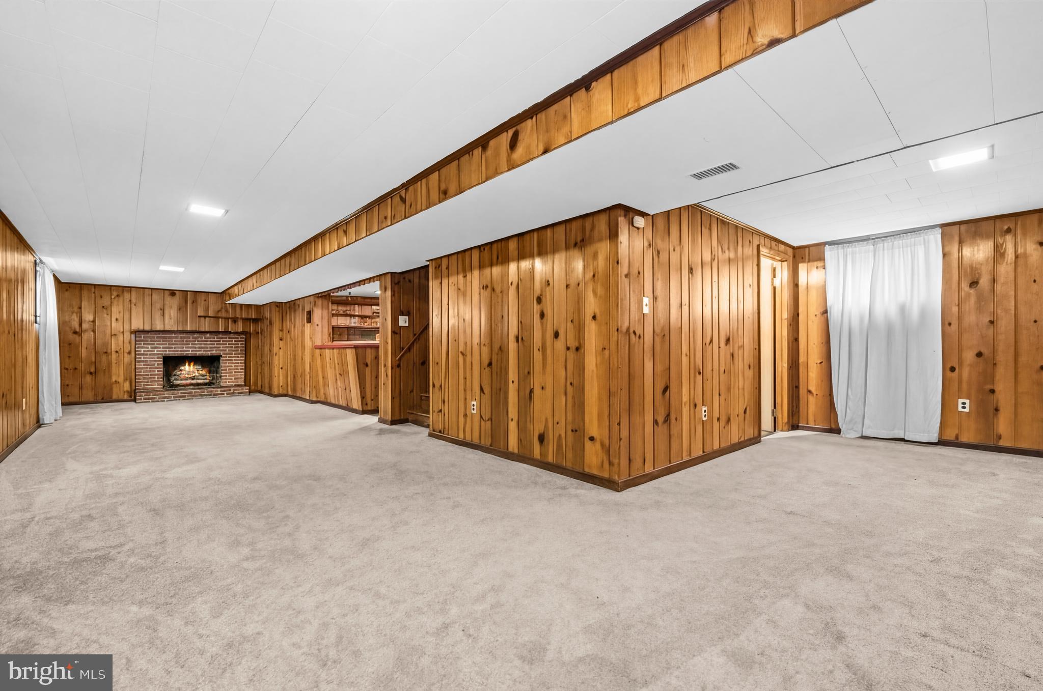 CHRIS MAR MANOR - Residential