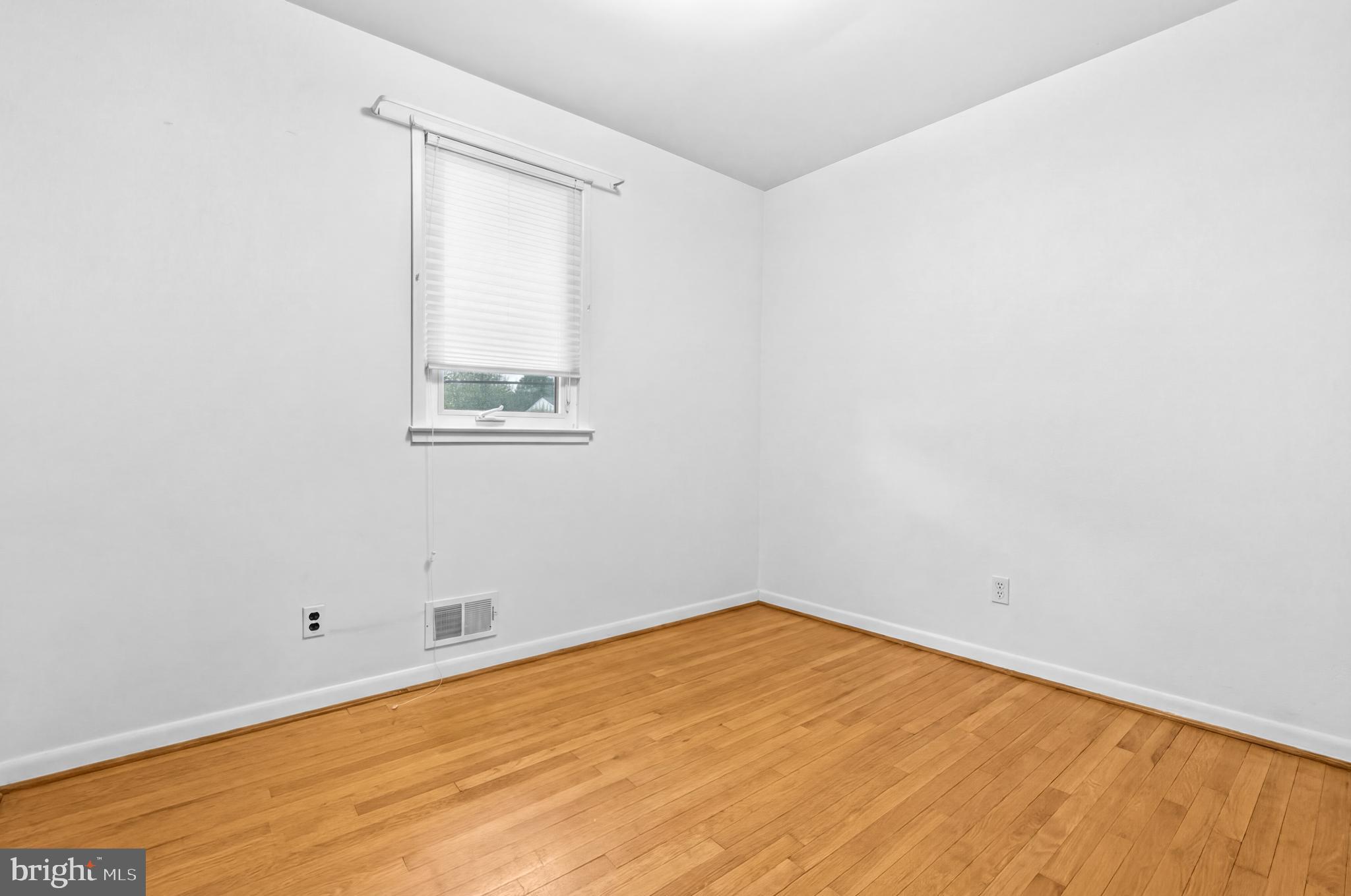 CHRIS MAR MANOR - Residential