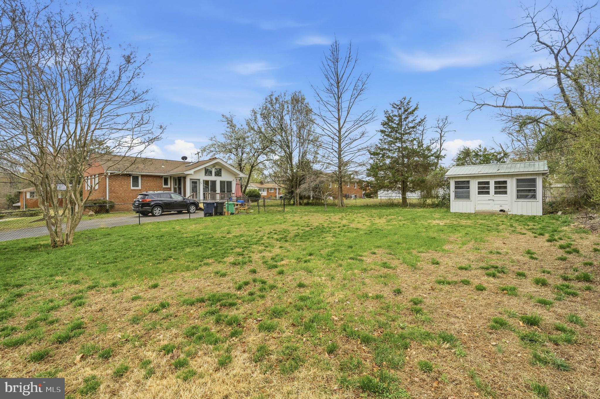 CHRIS MAR MANOR - Residential