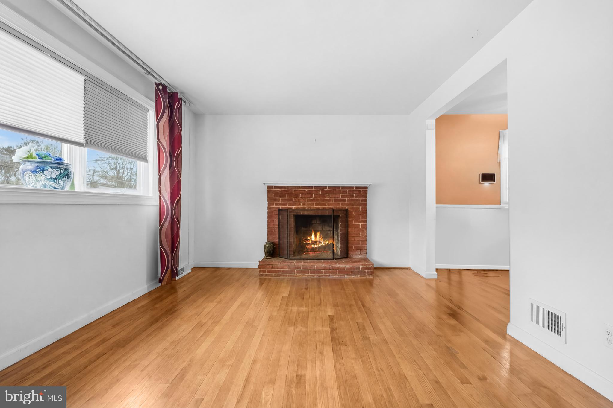 CHRIS MAR MANOR - Residential