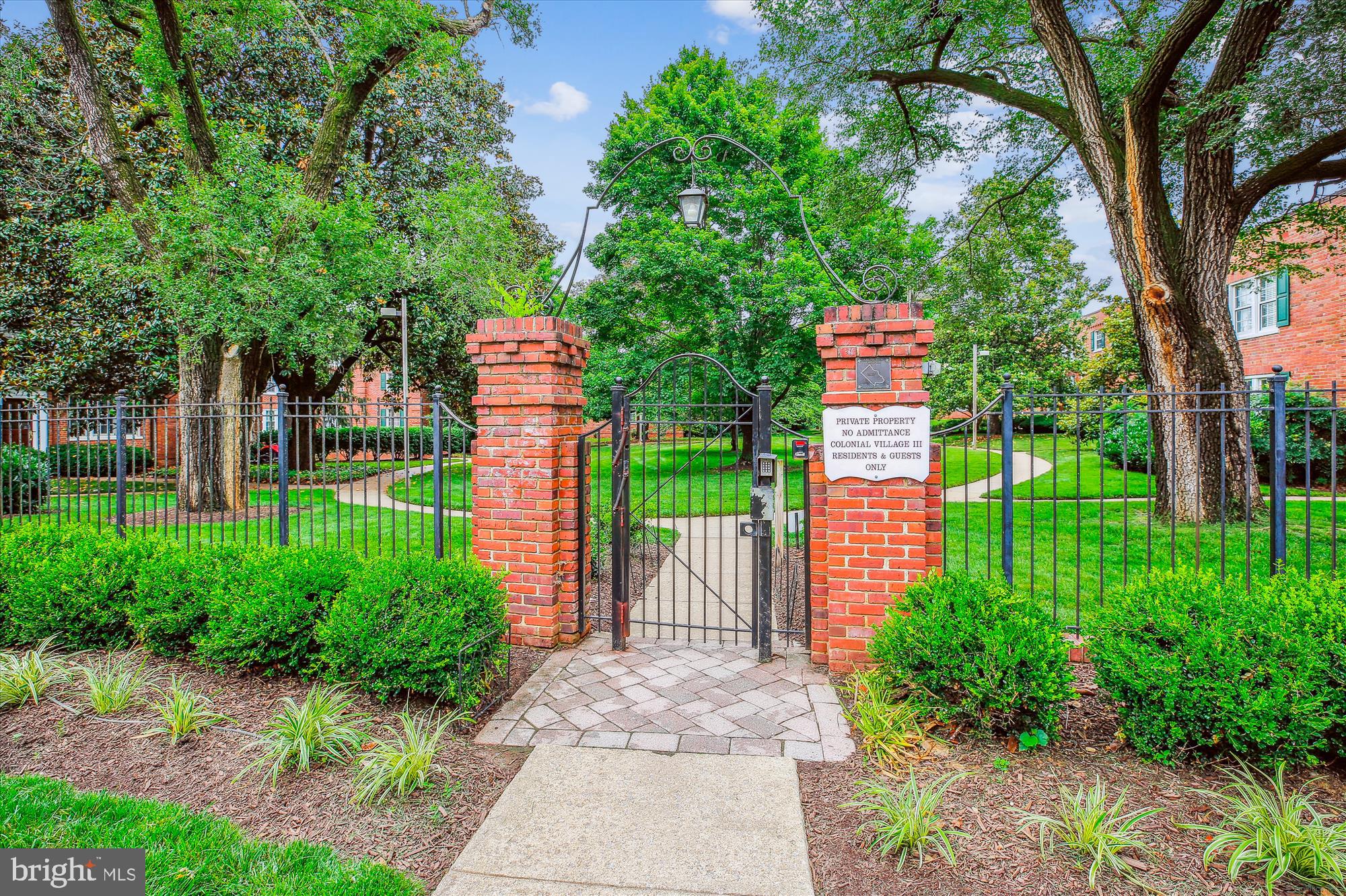 1728 QUEENS LANE 3-181