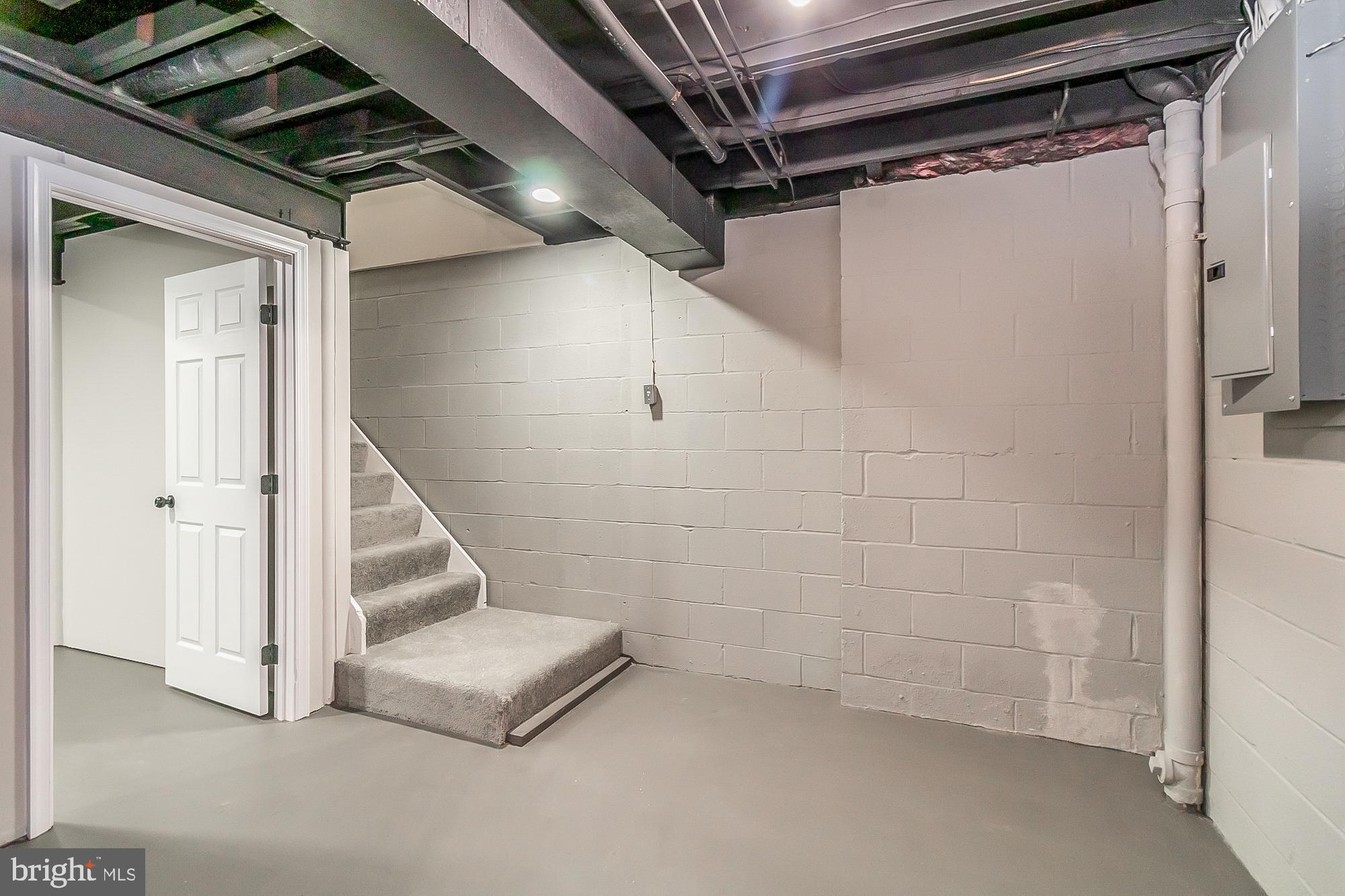 RIVERSIDE - Residential