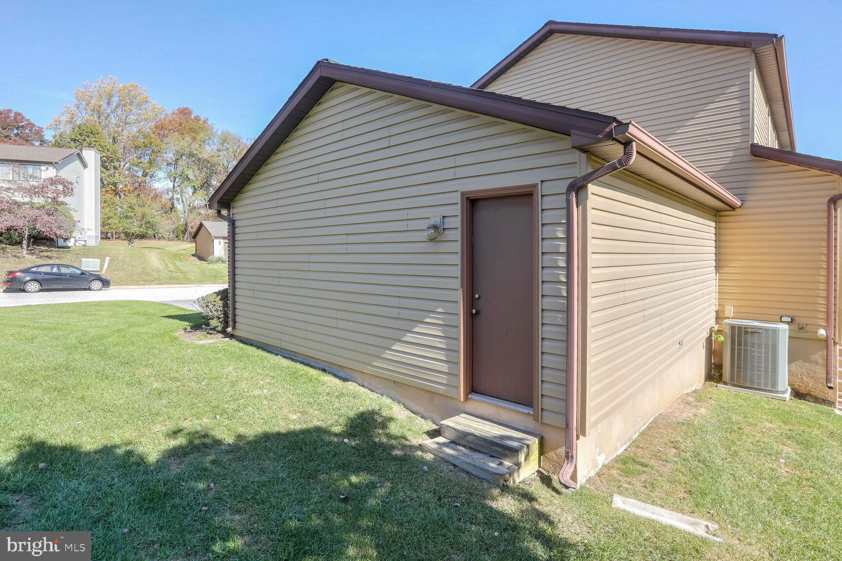 9 OAK HILL COURT