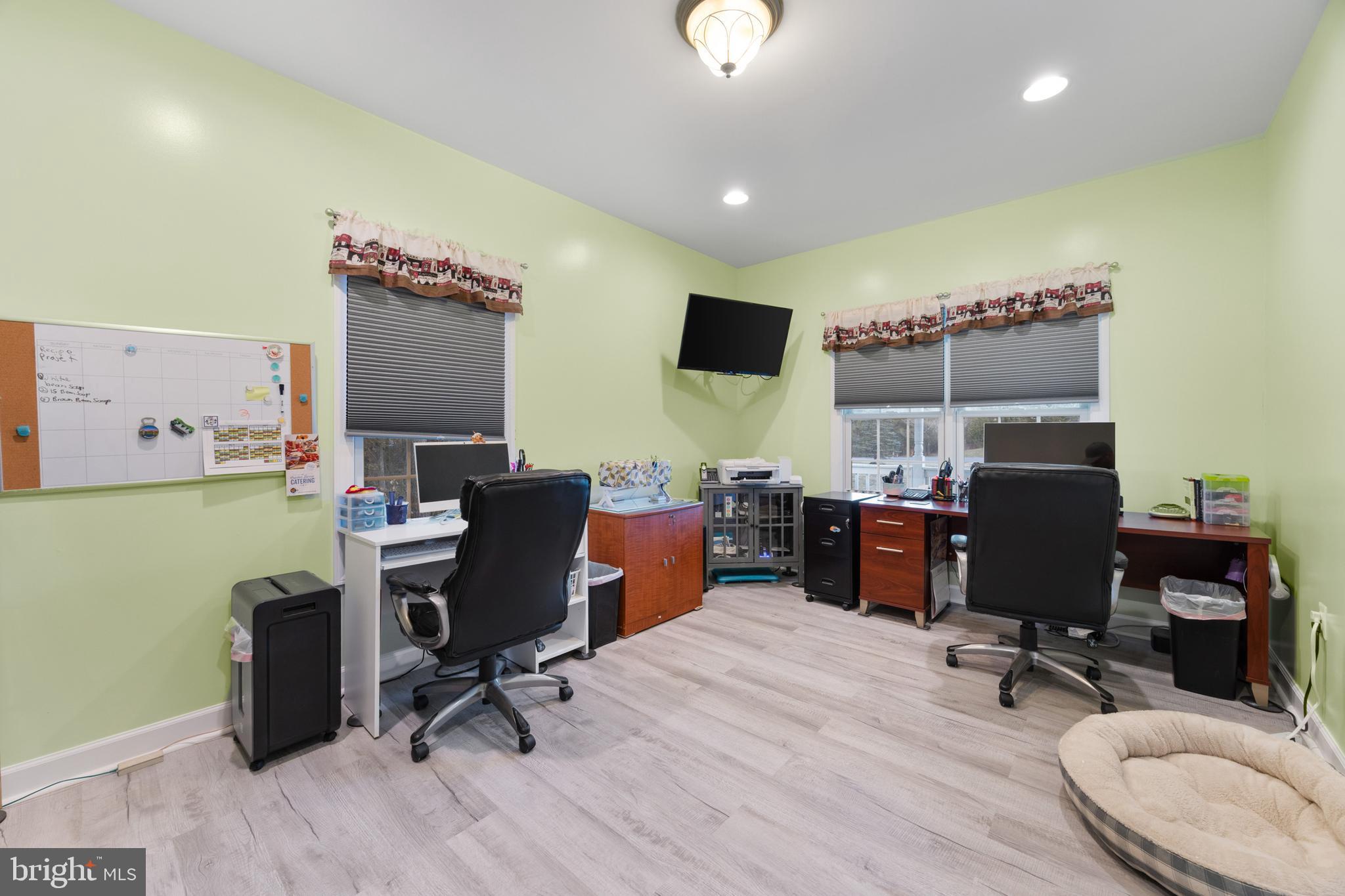 LYNMORE ACRES - Residential