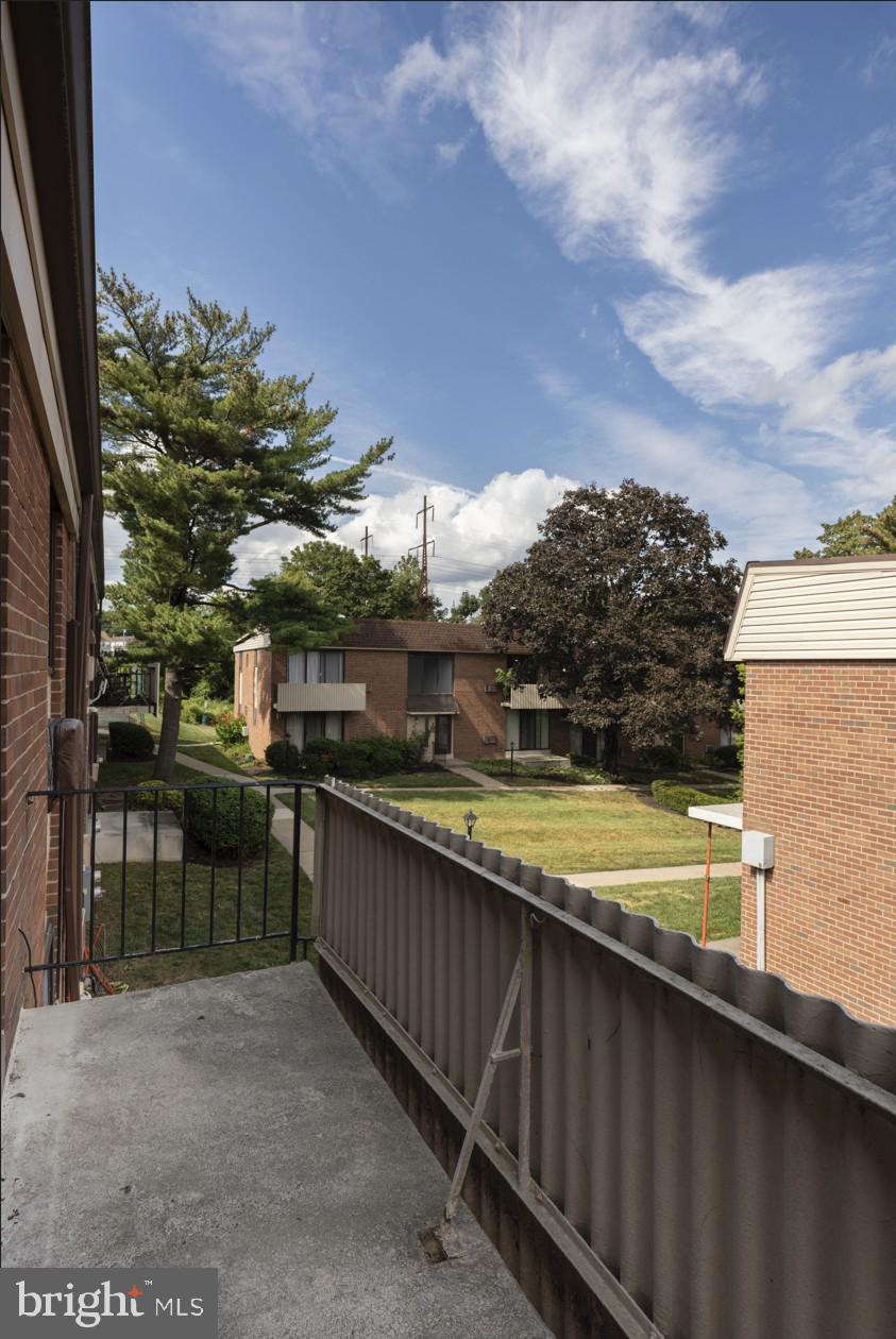 CONTEMPORARY VLG - Residential Lease