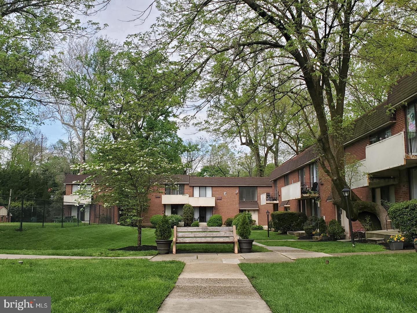 CONTEMPORARY VLG - Residential Lease