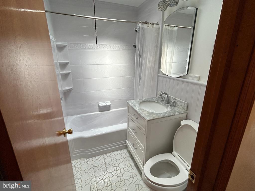 MAYFAIR (WEST) - Residential Lease