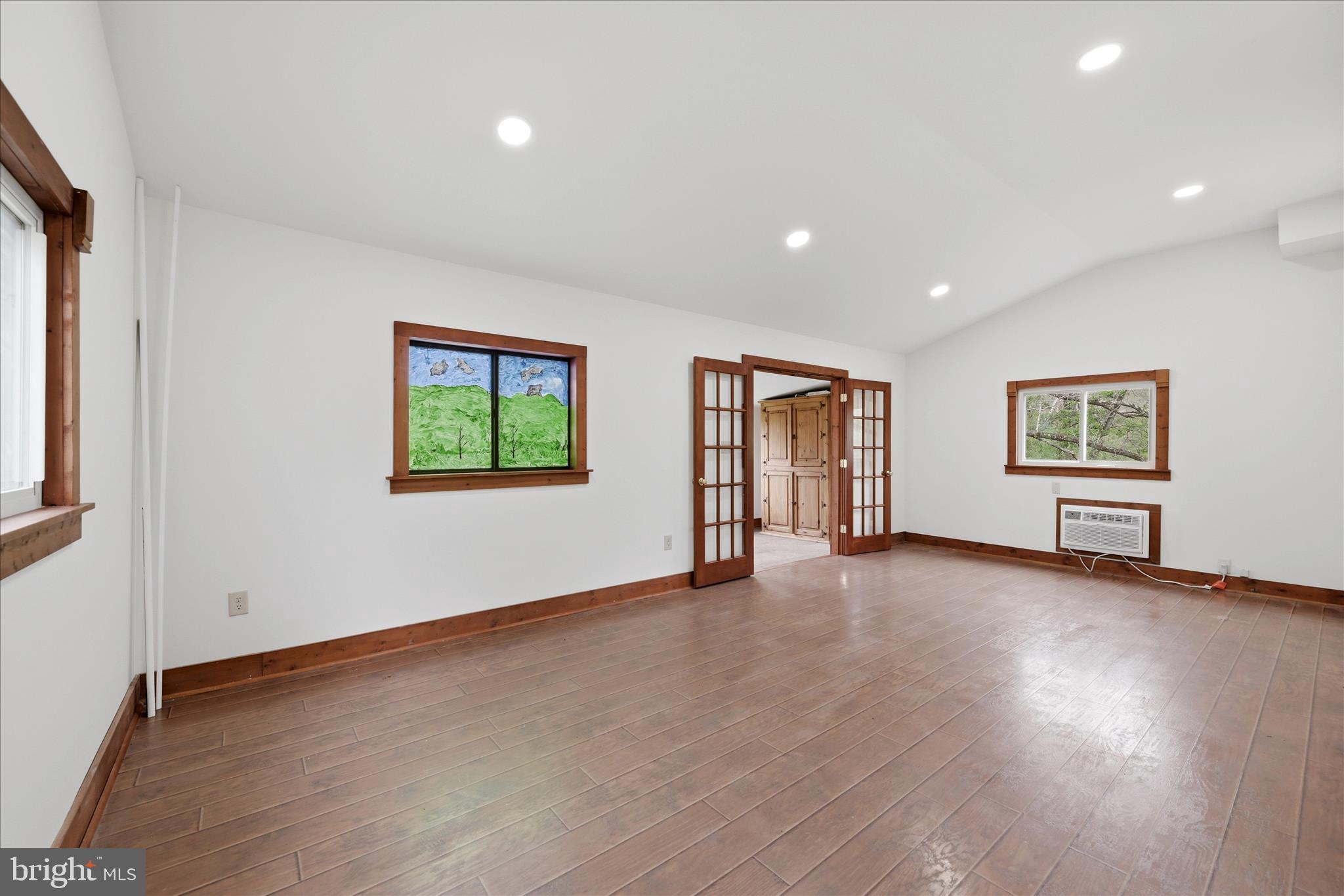 RUSHING RIVER FARMS - Residential