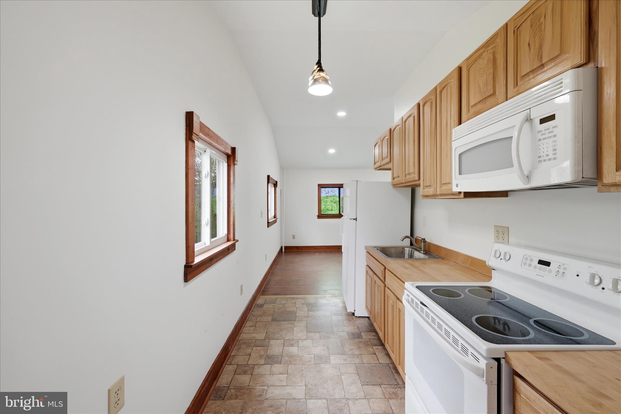 RUSHING RIVER FARMS - Residential