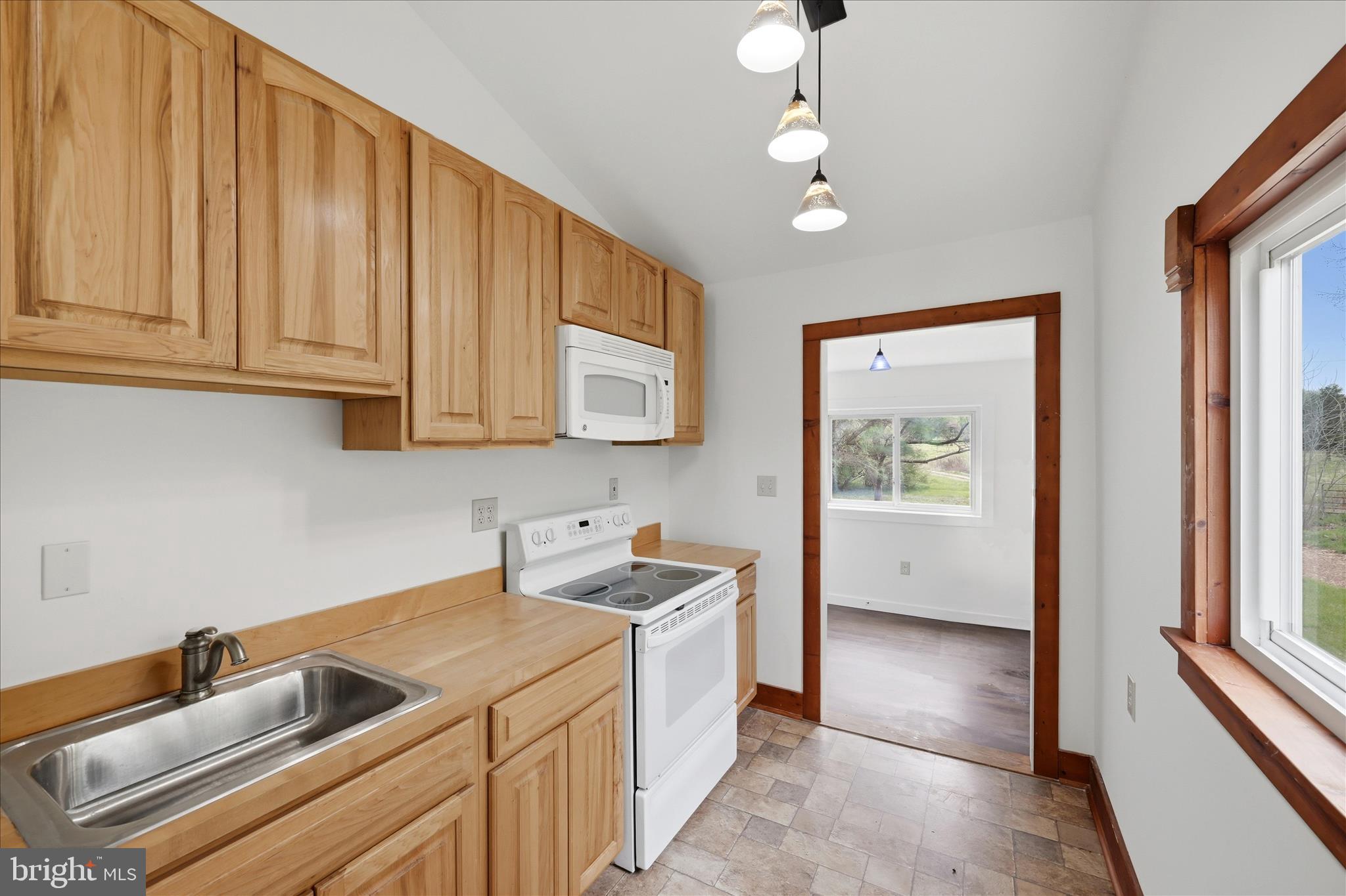 RUSHING RIVER FARMS - Residential