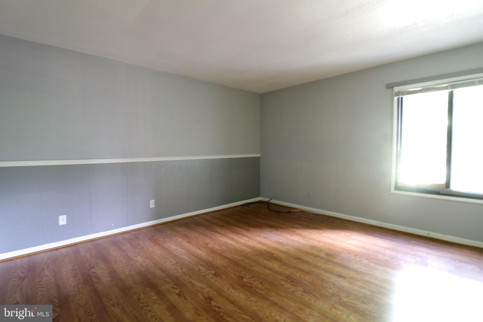 TREETOP CONDO - Residential Lease