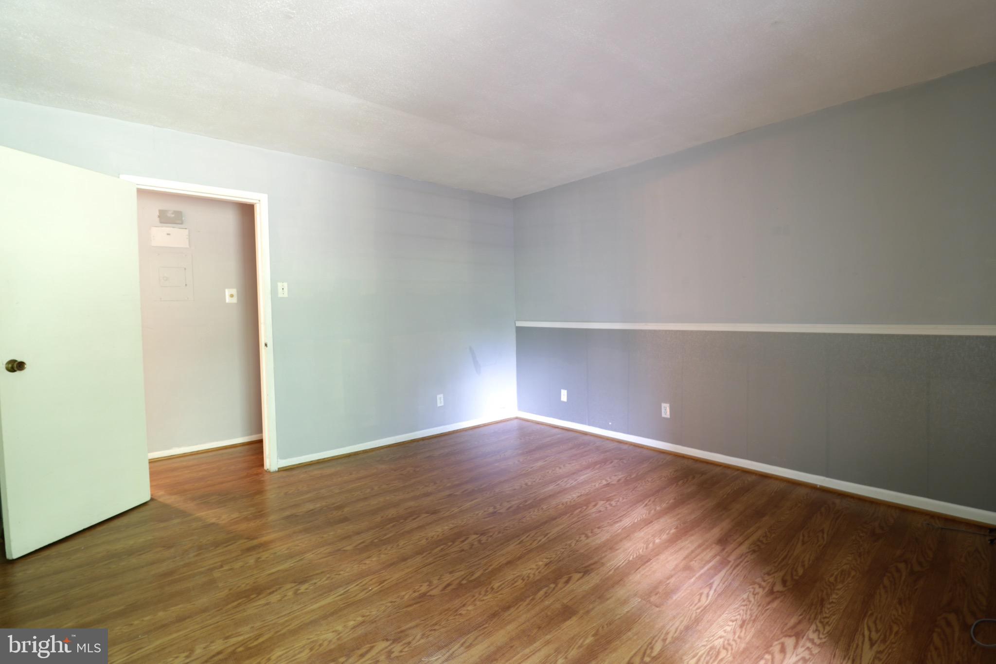 TREETOP CONDO - Residential Lease