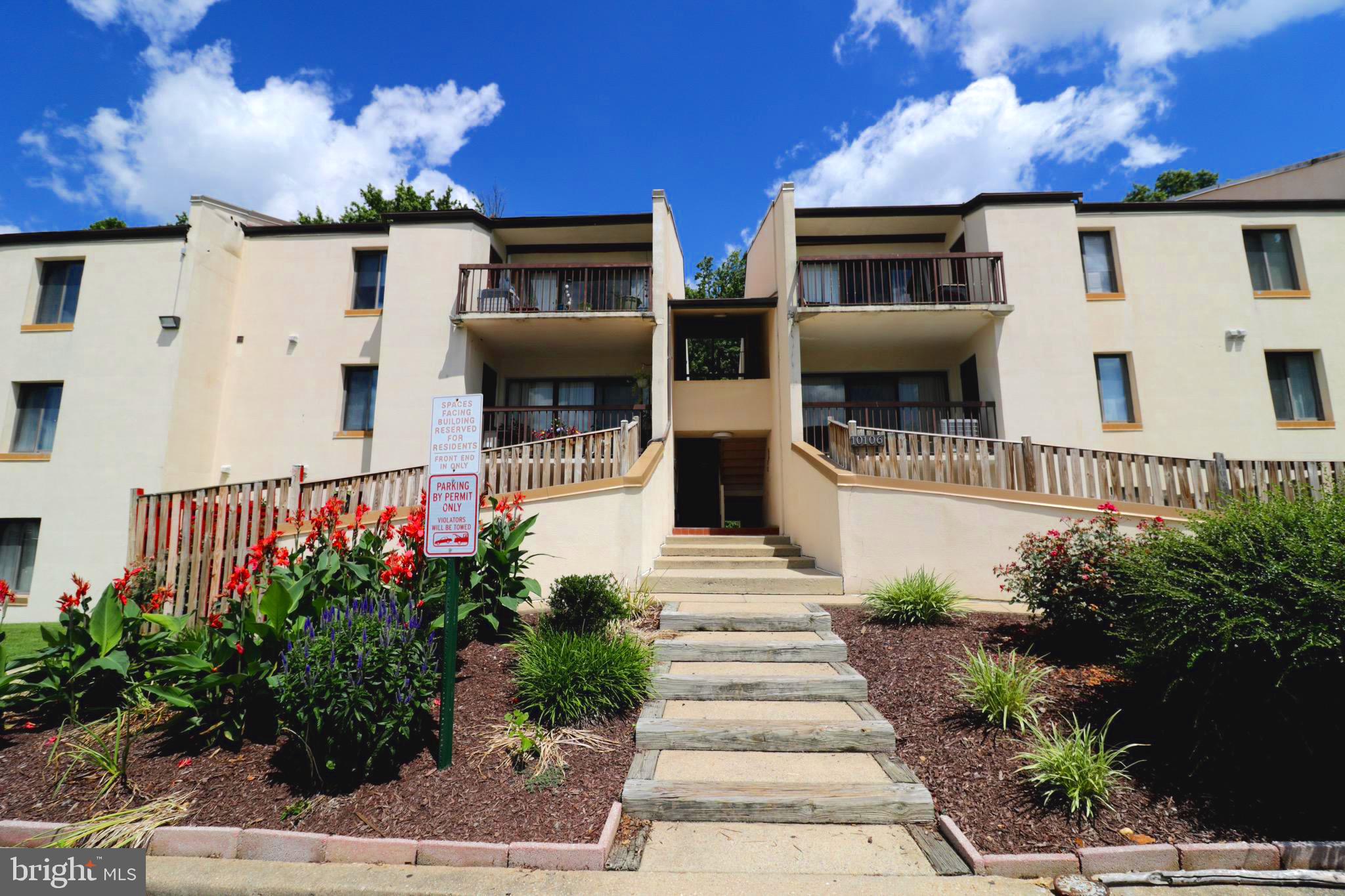 TREETOP CONDO - Residential Lease