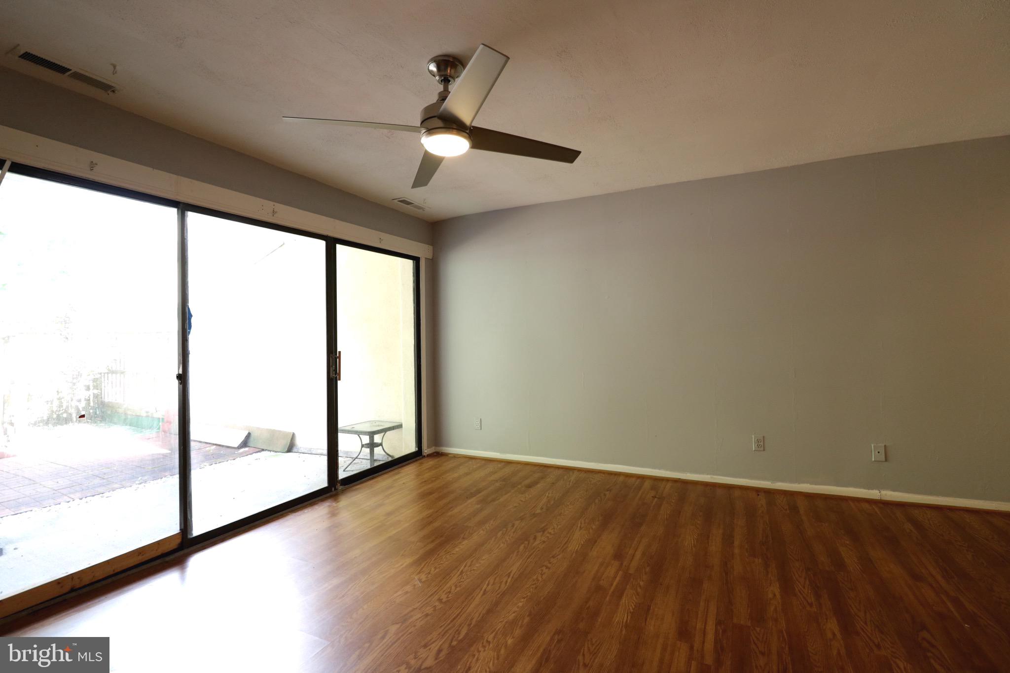 TREETOP CONDO - Residential Lease