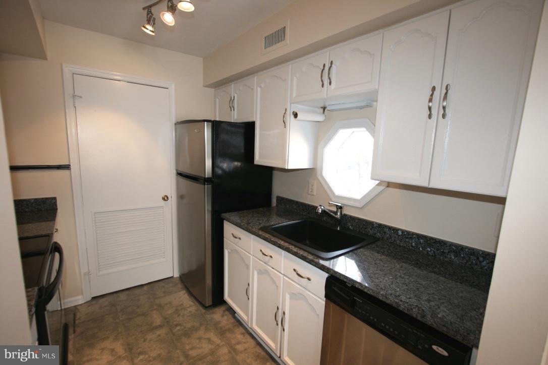 WINDGATE - Residential Lease