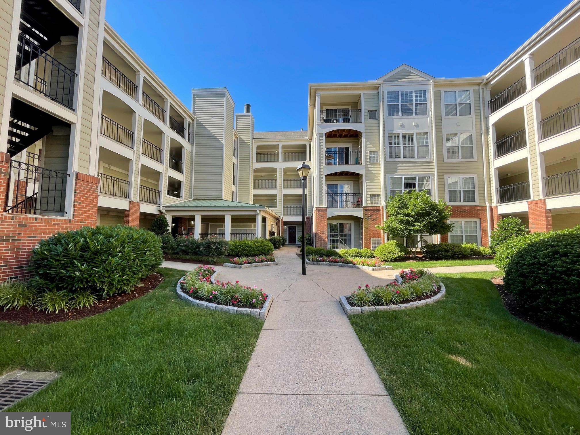 QUAKER HILL CONDOMINIUM - Residential Lease