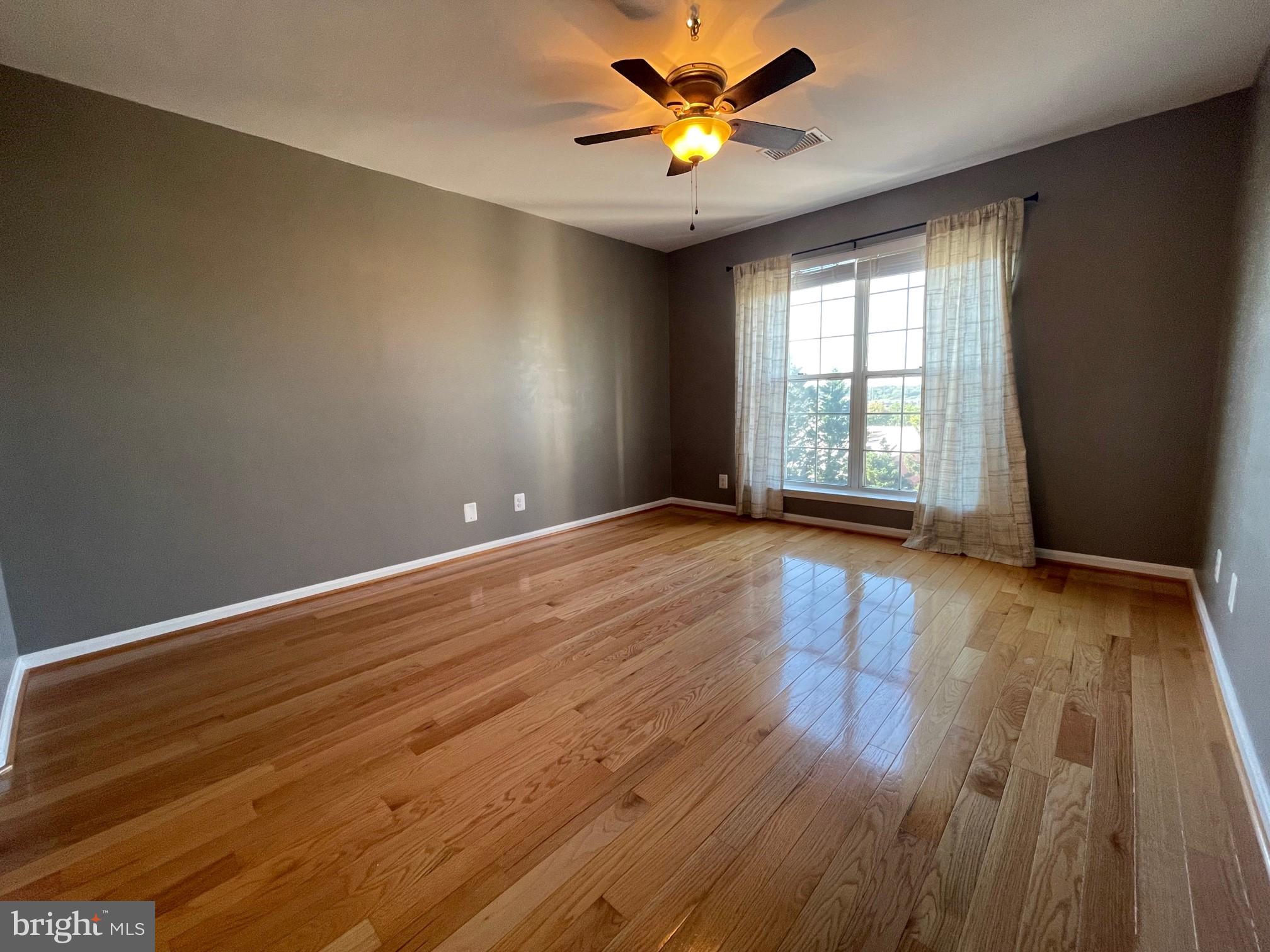 QUAKER HILL CONDOMINIUM - Residential Lease