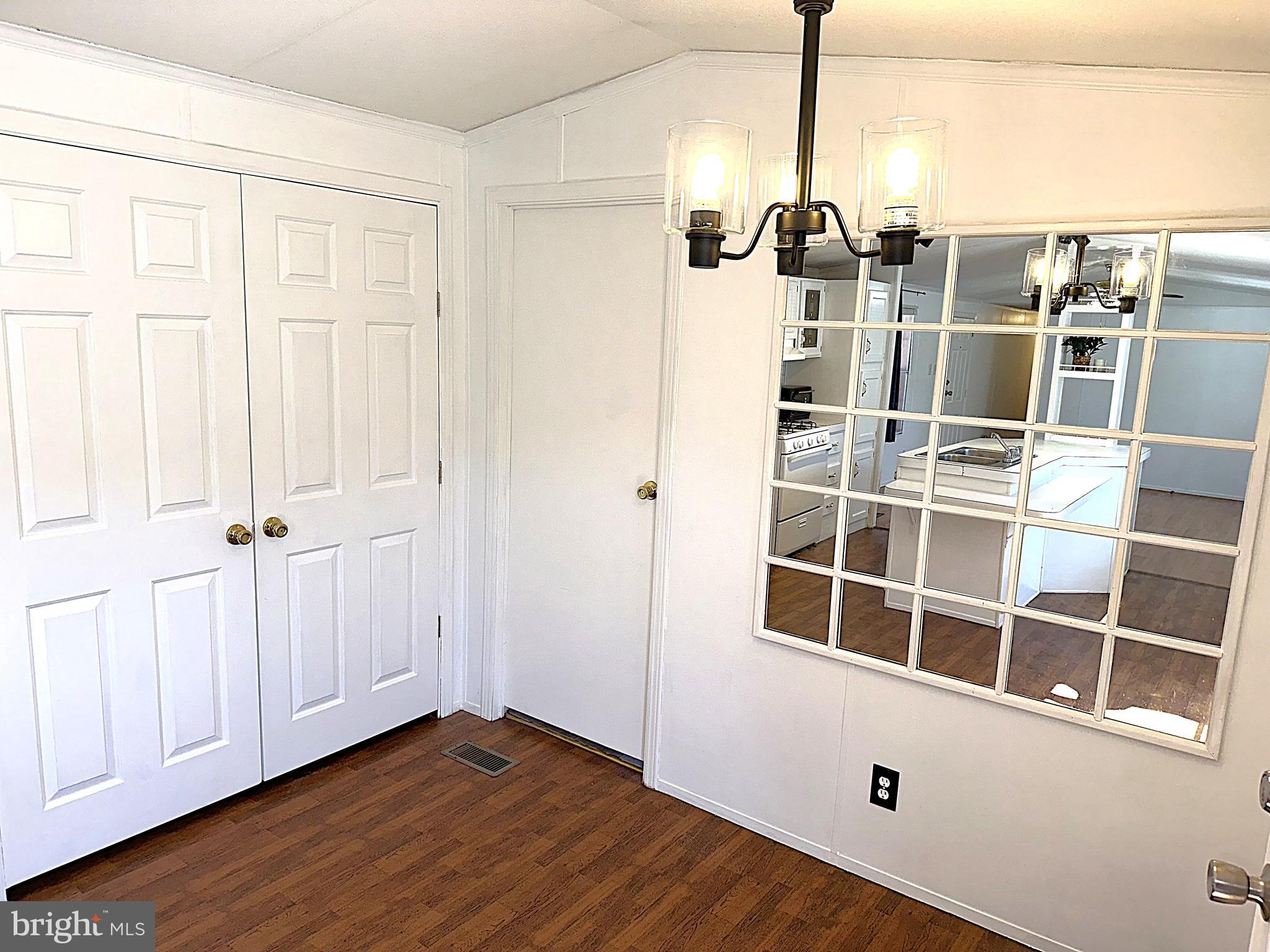 BOONES ESTATES - Residential